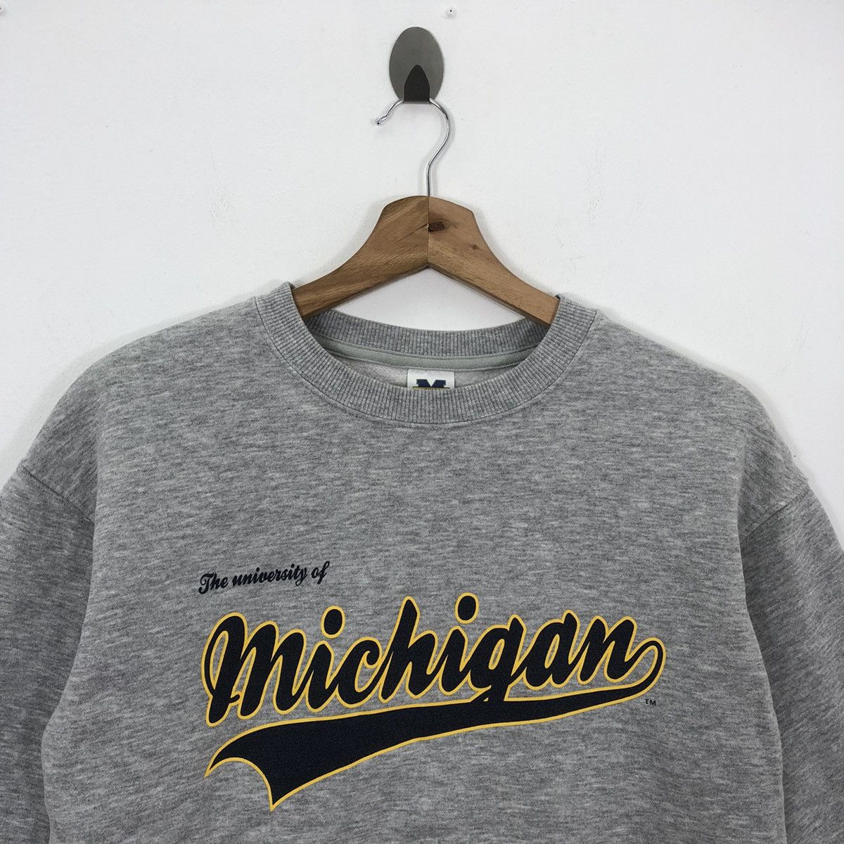Vintage UNIVERSITY OF MICHIGAN American College Sweatshirt