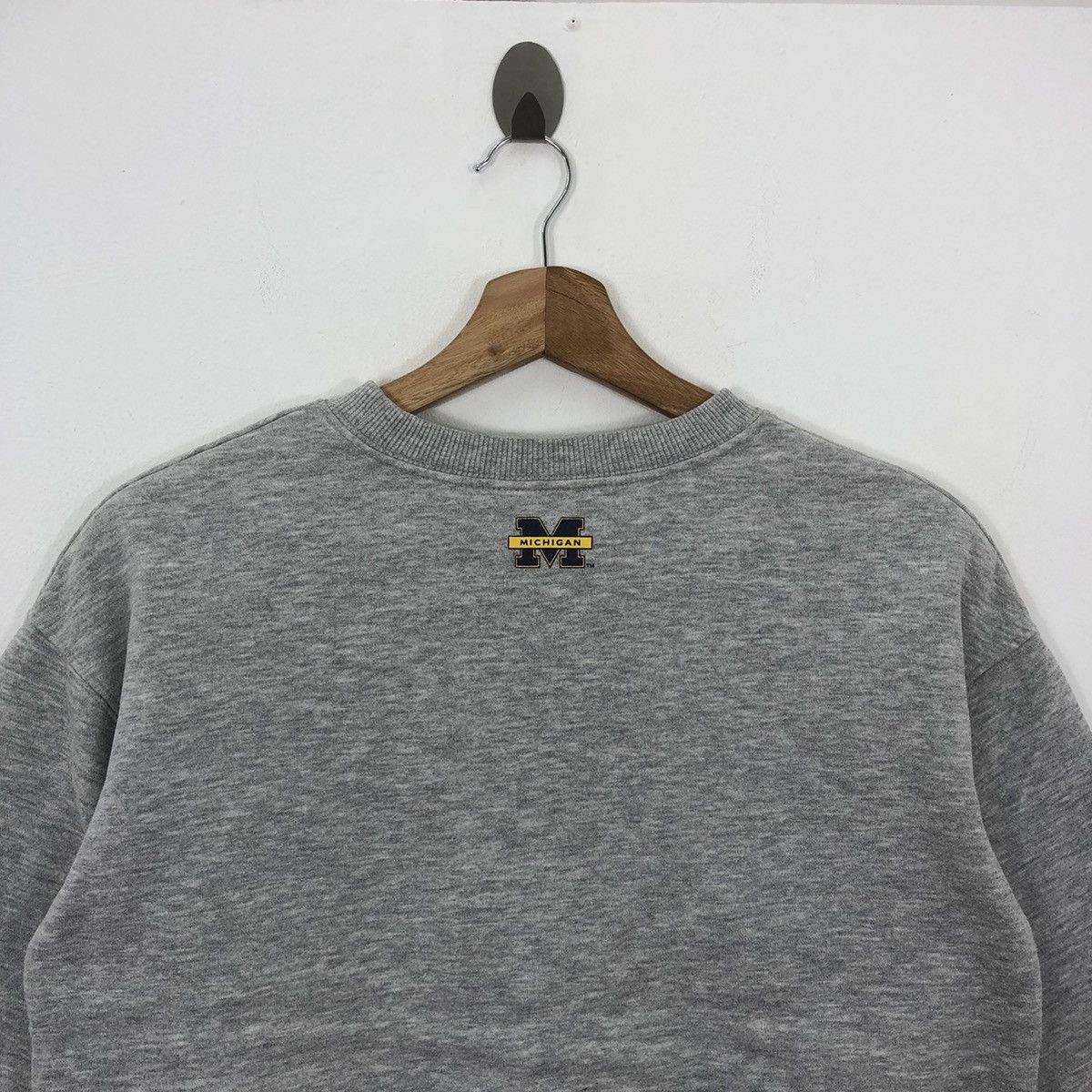 Vintage UNIVERSITY OF MICHIGAN American College Sweatshirt