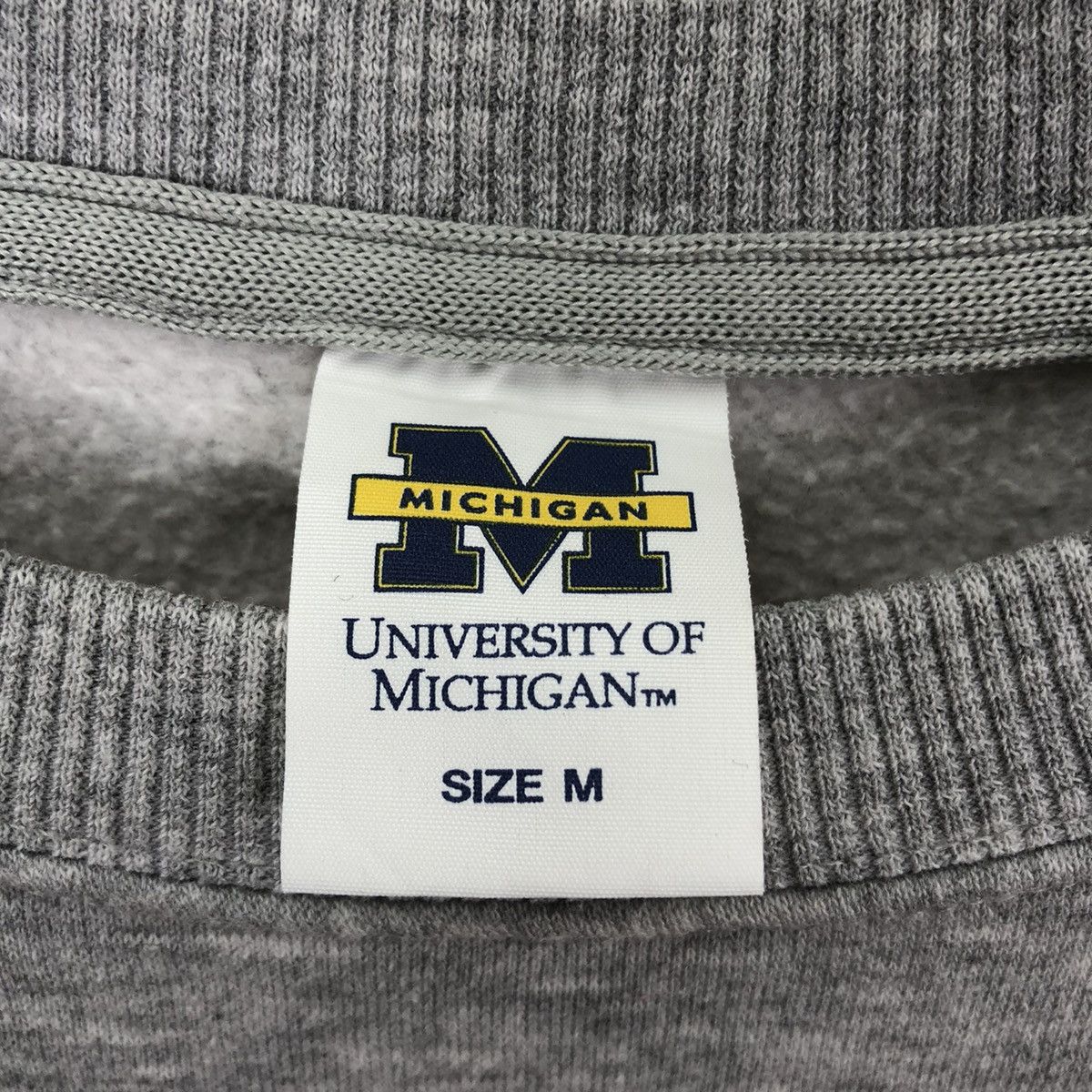 Vintage UNIVERSITY OF MICHIGAN American College Sweatshirt