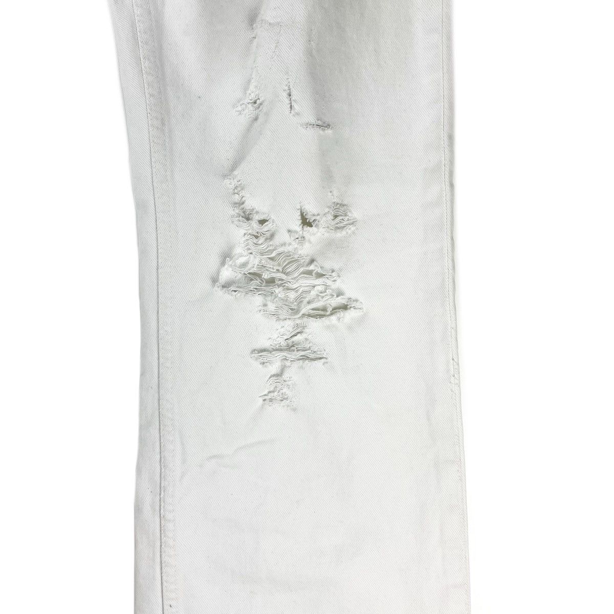 Helmut Lang HELMUT LANG THRASHED WHITE BOOTCUT SAMPLE DENIM Size US 30 / EU 46 - 6 Thumbnail