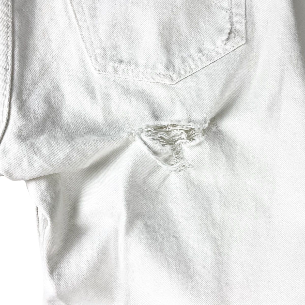 Helmut Lang HELMUT LANG THRASHED WHITE BOOTCUT SAMPLE DENIM Size US 30 / EU 46 - 13 Thumbnail