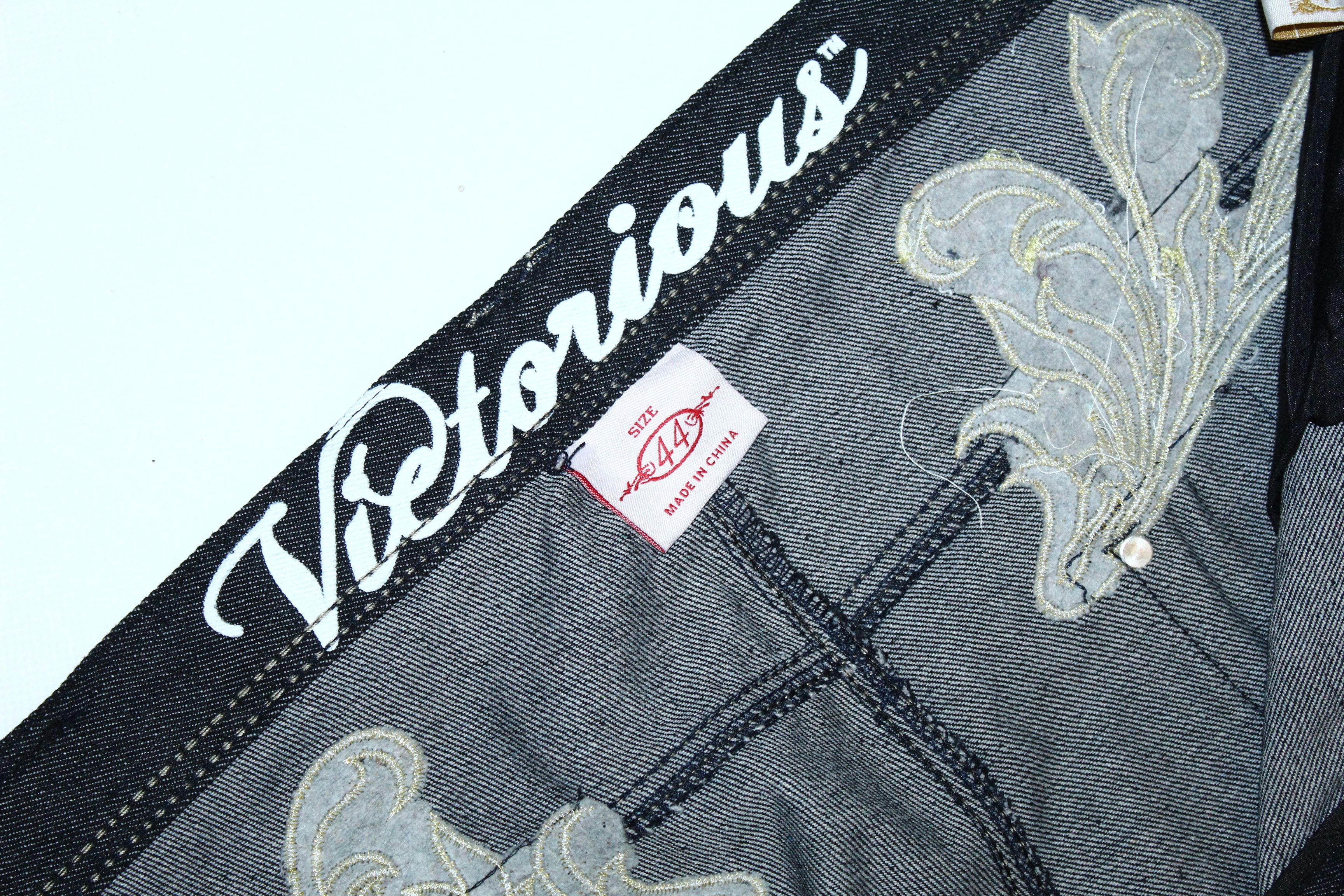 20471120 Vtg Victorious Crown Heiden Art Embroidery Baggy Raw Jeans Size US 44 / EU 60 - 9 Thumbnail