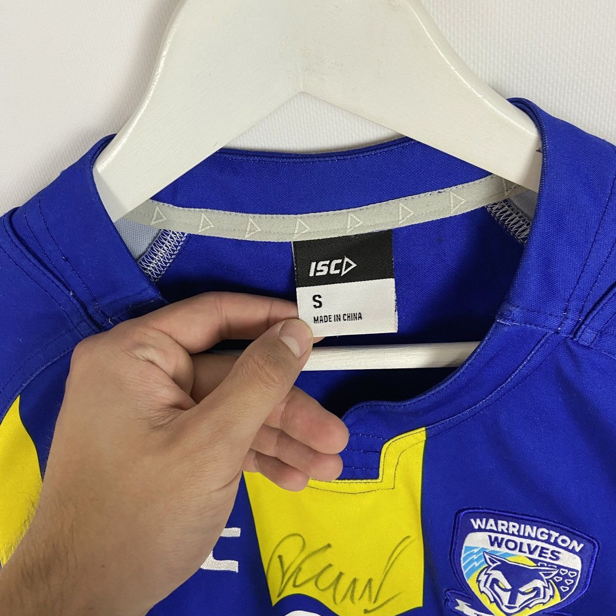 Other Warrington Wolves ISC rugby jersey Signed by all team rare Size US S / EU 44-46 / 1 - 5 Thumbnail