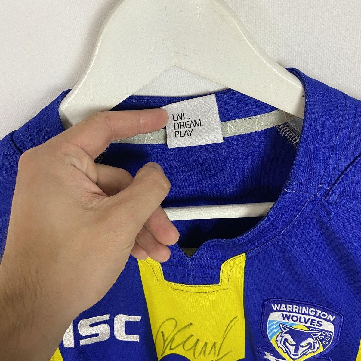 Other Warrington Wolves ISC rugby jersey Signed by all team rare Size US S / EU 44-46 / 1 - 6 Thumbnail