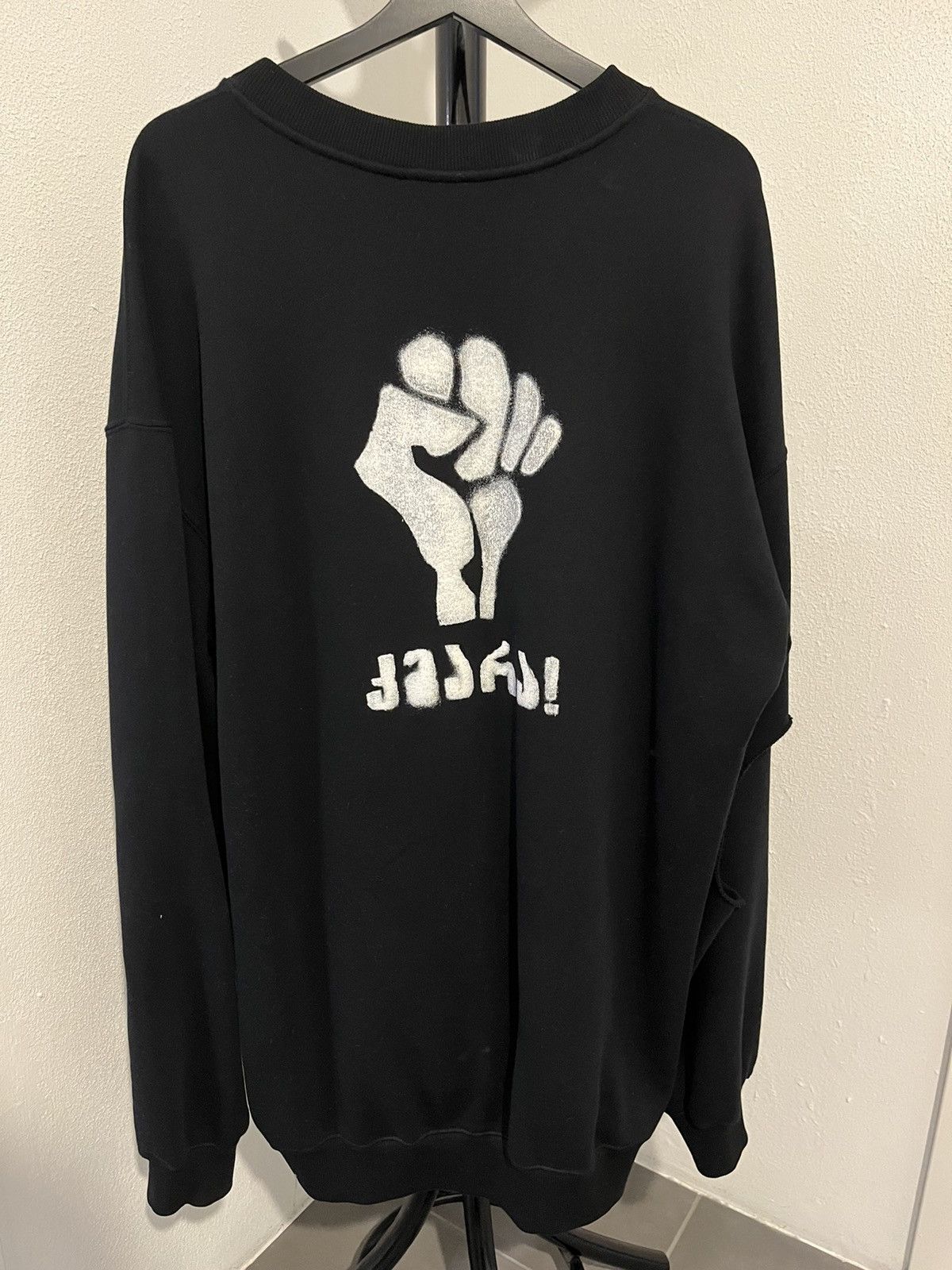 Vetements Vetements Cut-Out Sweatshirt Size US L / EU 52-54 / 3 - 1 Thumbnail