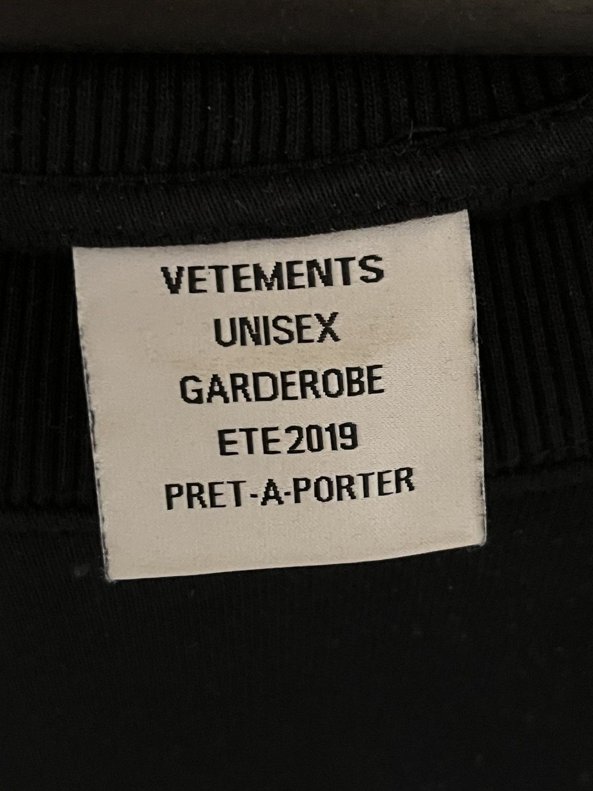 Vetements Vetements Cut-Out Sweatshirt Size US L / EU 52-54 / 3 - 6 Thumbnail