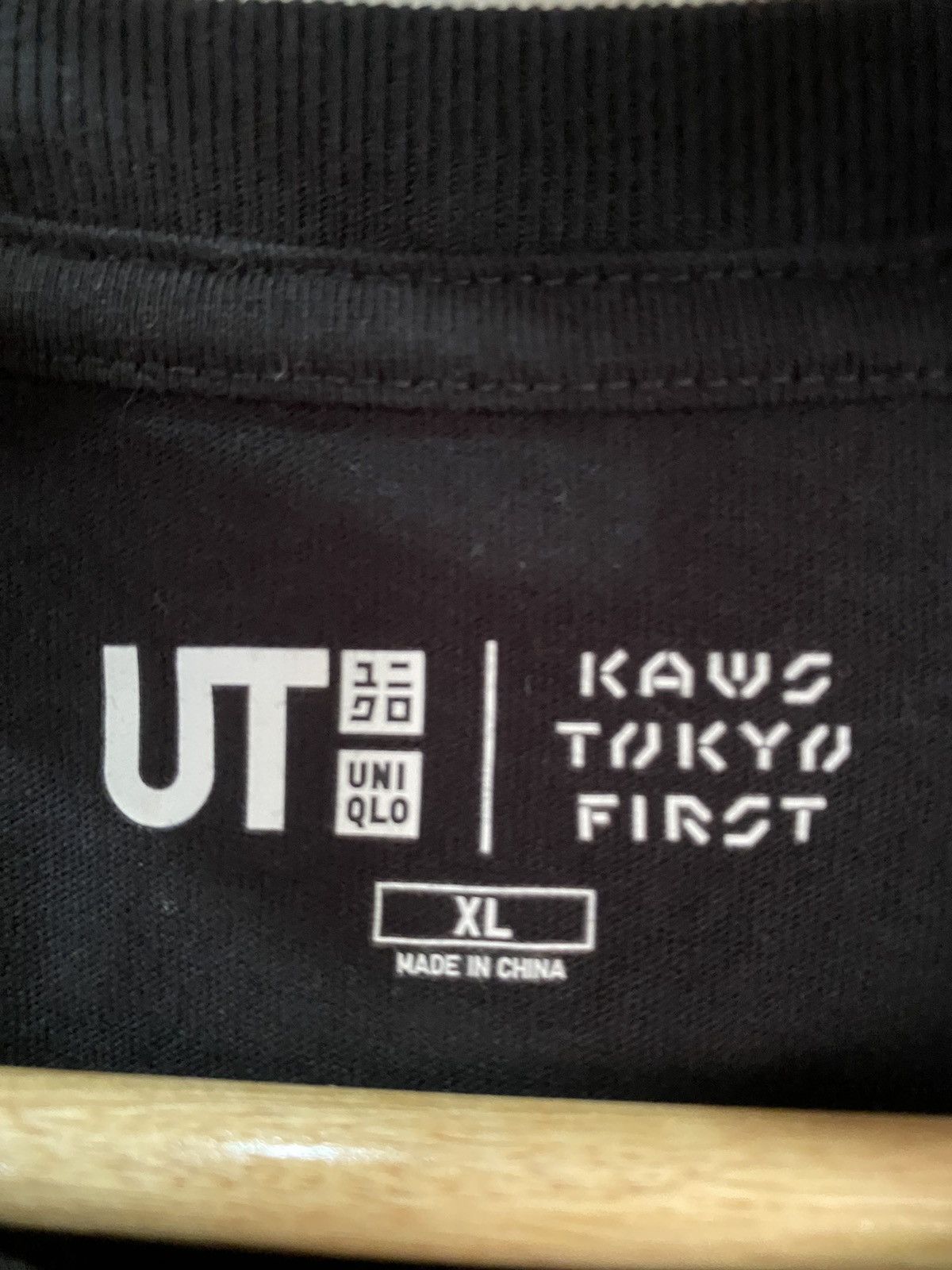 Kaws × Uniqlo UNIQLO KAWS TOKYO FIRST TEE Size US L / EU 52-54 / 3 - 4 Thumbnail