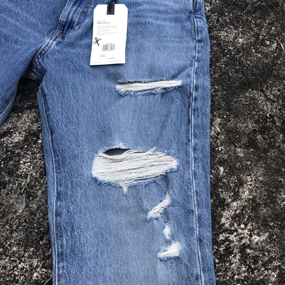 Levi's Distressed Denim Jeans with tag(NEW OLD STOCK)