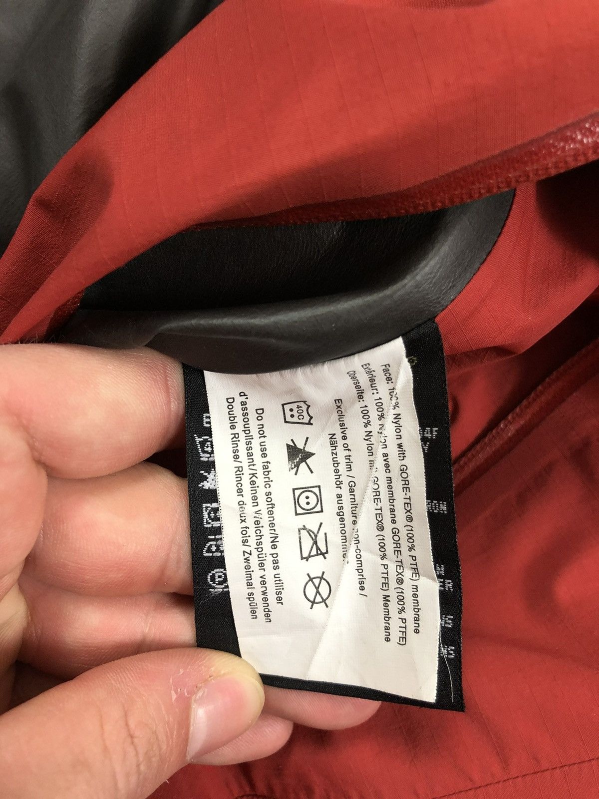 Arc'teryx Arcteryx red gore Tex jacket Size US M / EU 48-50 / 2 - 5 Thumbnail