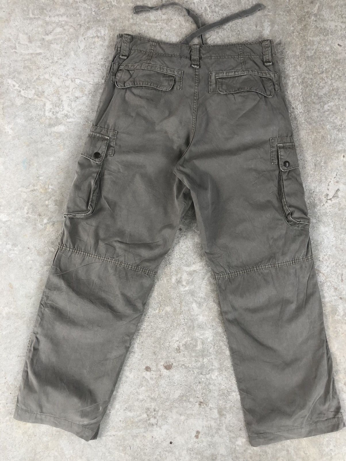 Japanese Brand Uniqlo Cargo Pants Tactical Multipocket Zipper Size US 32 / EU 48 - 2 Thumbnail