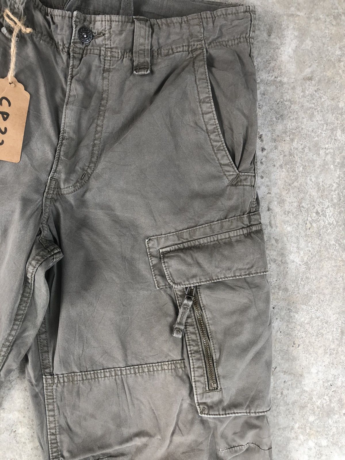 Japanese Brand Uniqlo Cargo Pants Tactical Multipocket Zipper Size US 32 / EU 48 - 5 Thumbnail