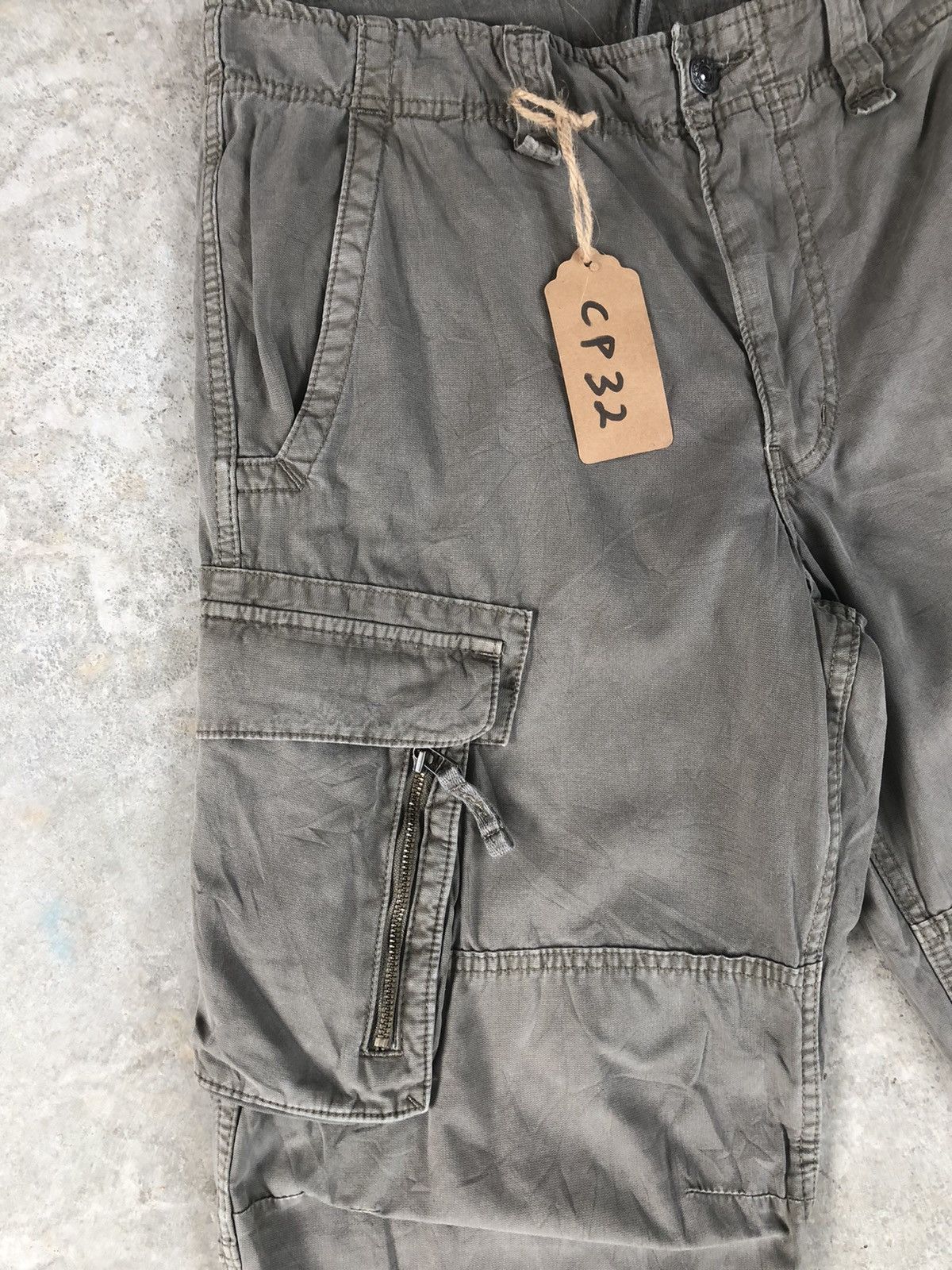 Japanese Brand Uniqlo Cargo Pants Tactical Multipocket Zipper Size US 32 / EU 48 - 4 Thumbnail