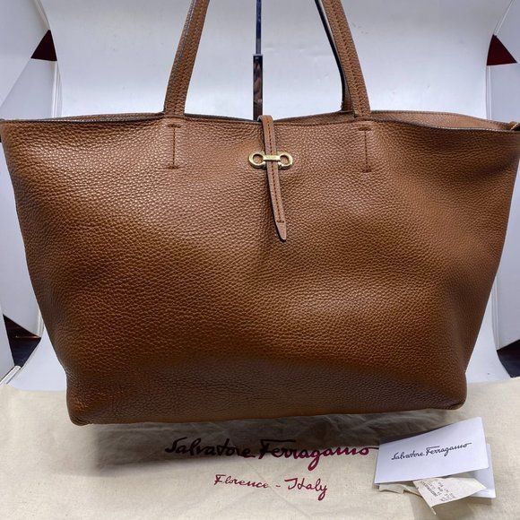 Authentic SALVATORE FERRAGAMO Brown Leather Shoulder Bag Gol