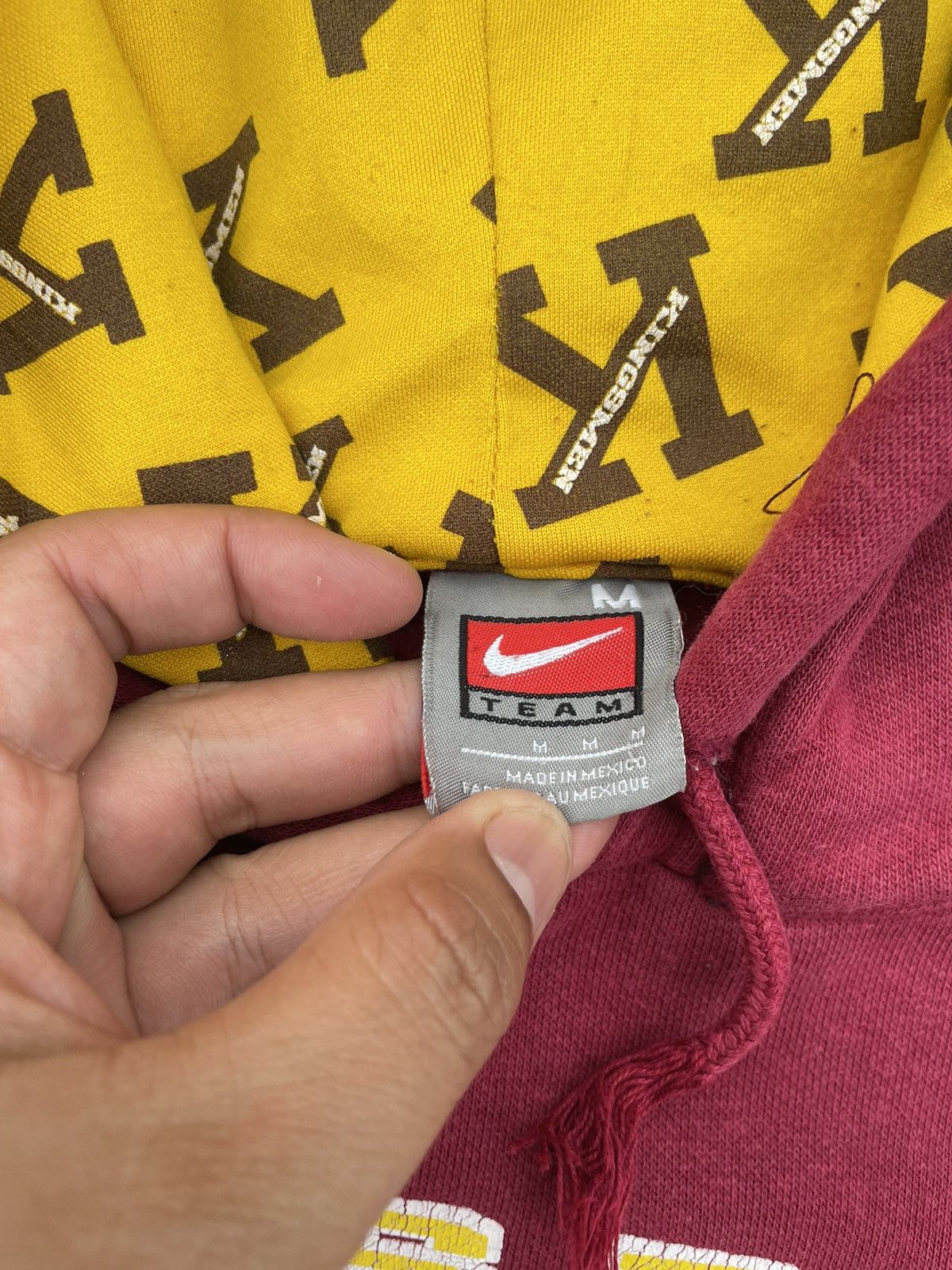 Nike Vintage Distressed NIKE Center Swoosh Hoodie Pullover Baggy Size US M / EU 48-50 / 2 - 2 Thumbnail