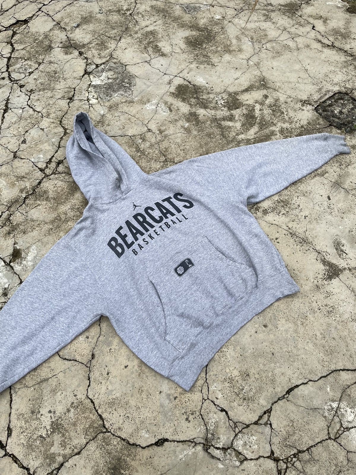 Nike Vintage Distressed NIKE Air Jordan Center Hoodie Baggy Size US M / EU 48-50 / 2 - 2 Thumbnail