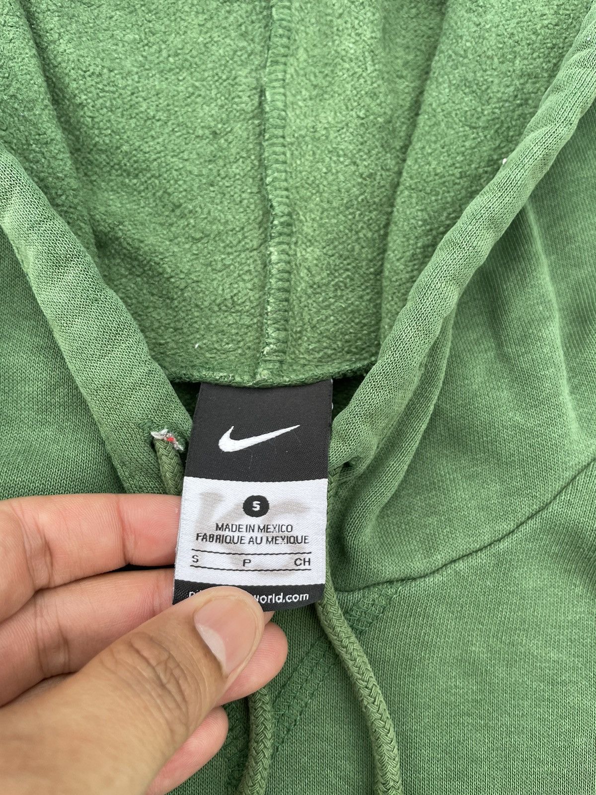 Nike Vintage Distressed NIKE Center Swoosh Hoodie Softball Size US M / EU 48-50 / 2 - 3 Thumbnail