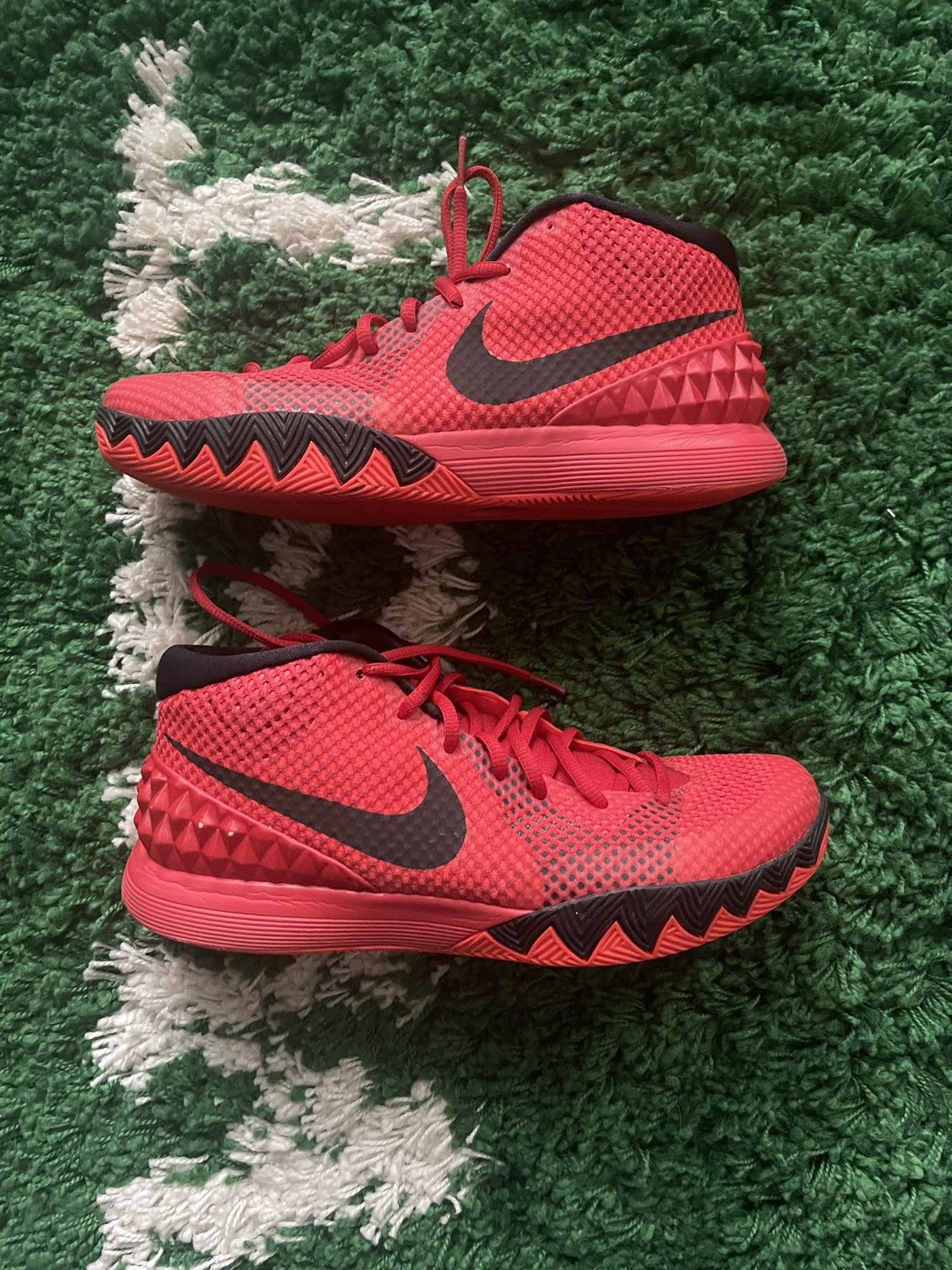 Nike Kyrie 1 Deceptive Red