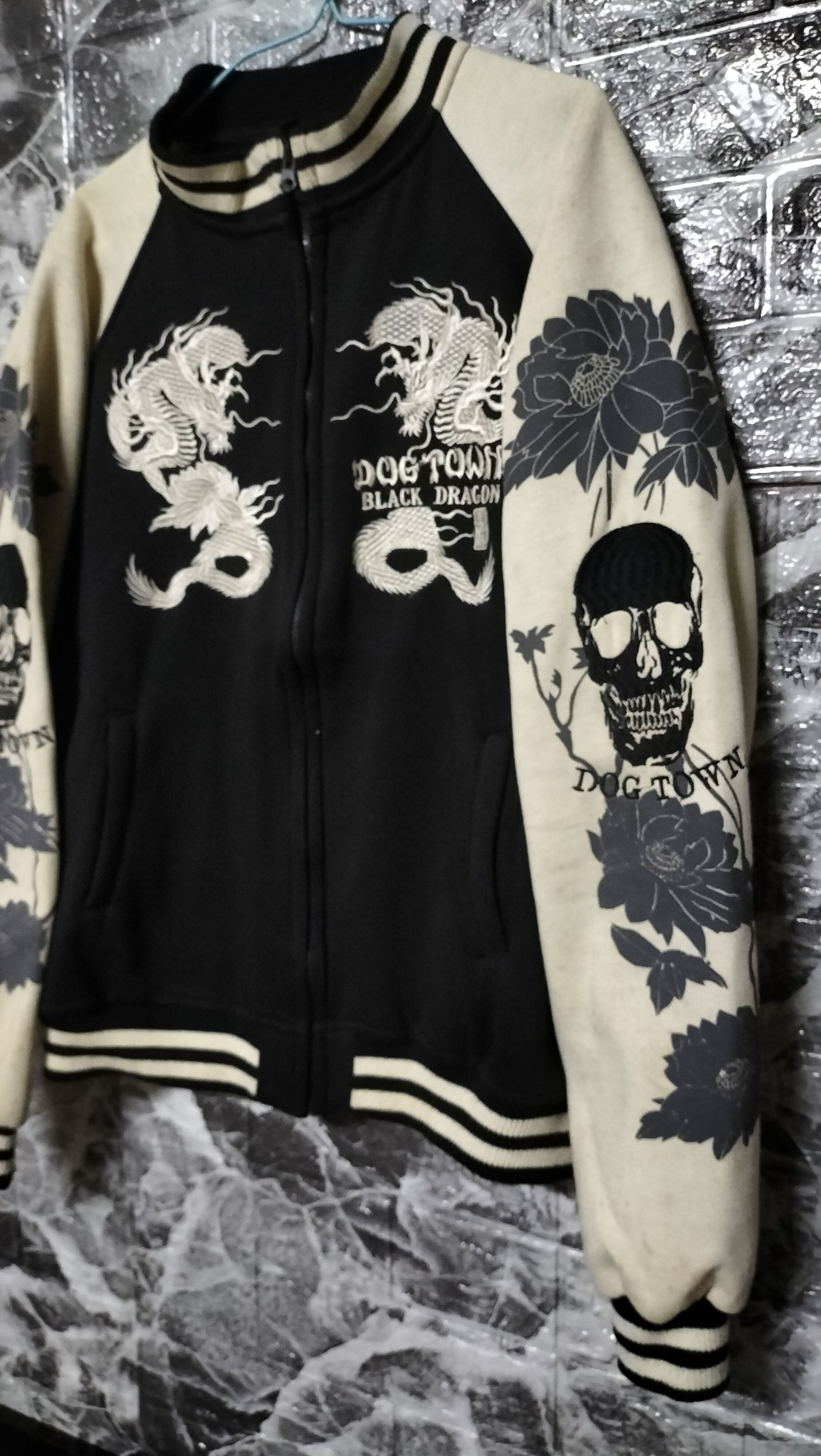 Dogtown Vintage Dogtown Black Dragon Samurai Character Skull Skates Size US L / EU 52-54 / 3 - 8 Thumbnail