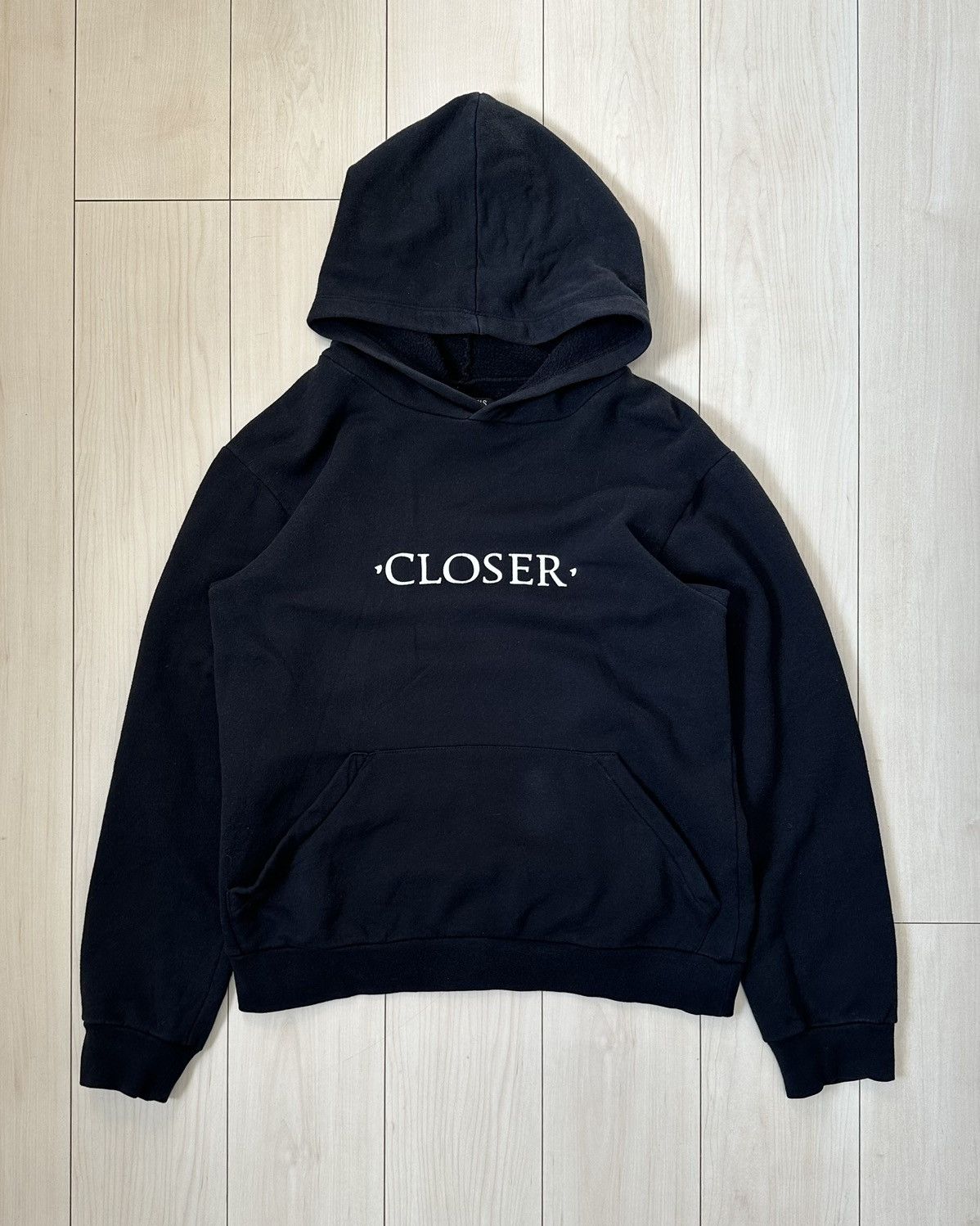 RAF SIMONS 'CLOSER' パーカー (限定バージョン) 48 レア RAF SIMONS 'CLOSER' パーカー (限定バージョン) 48 レア - メルカリ