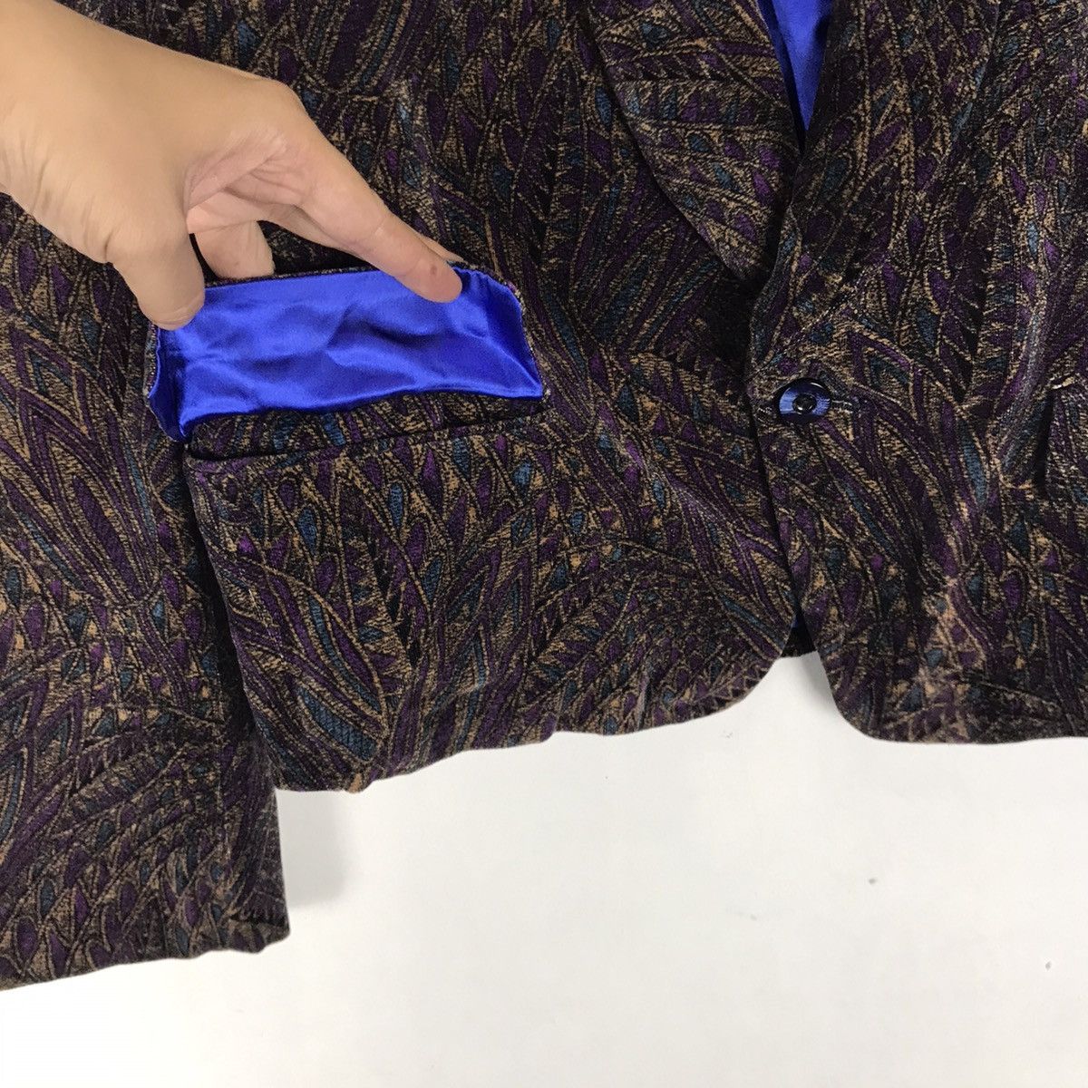 Kansai Yamamoto 🔥90s Kansai Yamamoto Man Art Velvet Cropped Jacket Size US M / EU 48-50 / 2 - 14 Thumbnail