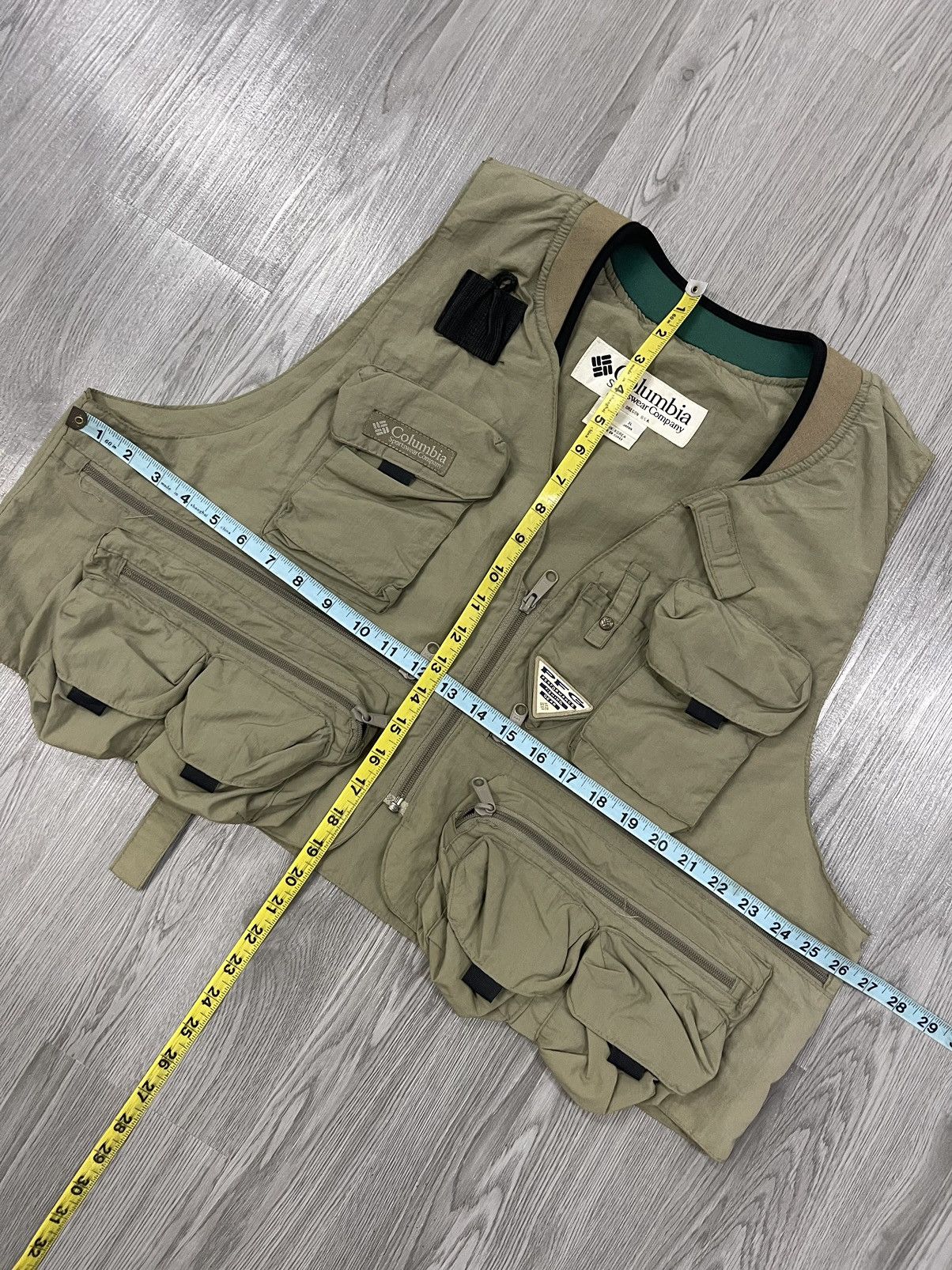 Columbia × Gear for Sports × Vintage Vintage Columbia Multi Pocket Utilities Sport vest jacket Size US XL / EU 56 / 4 - 9 Thumbnail