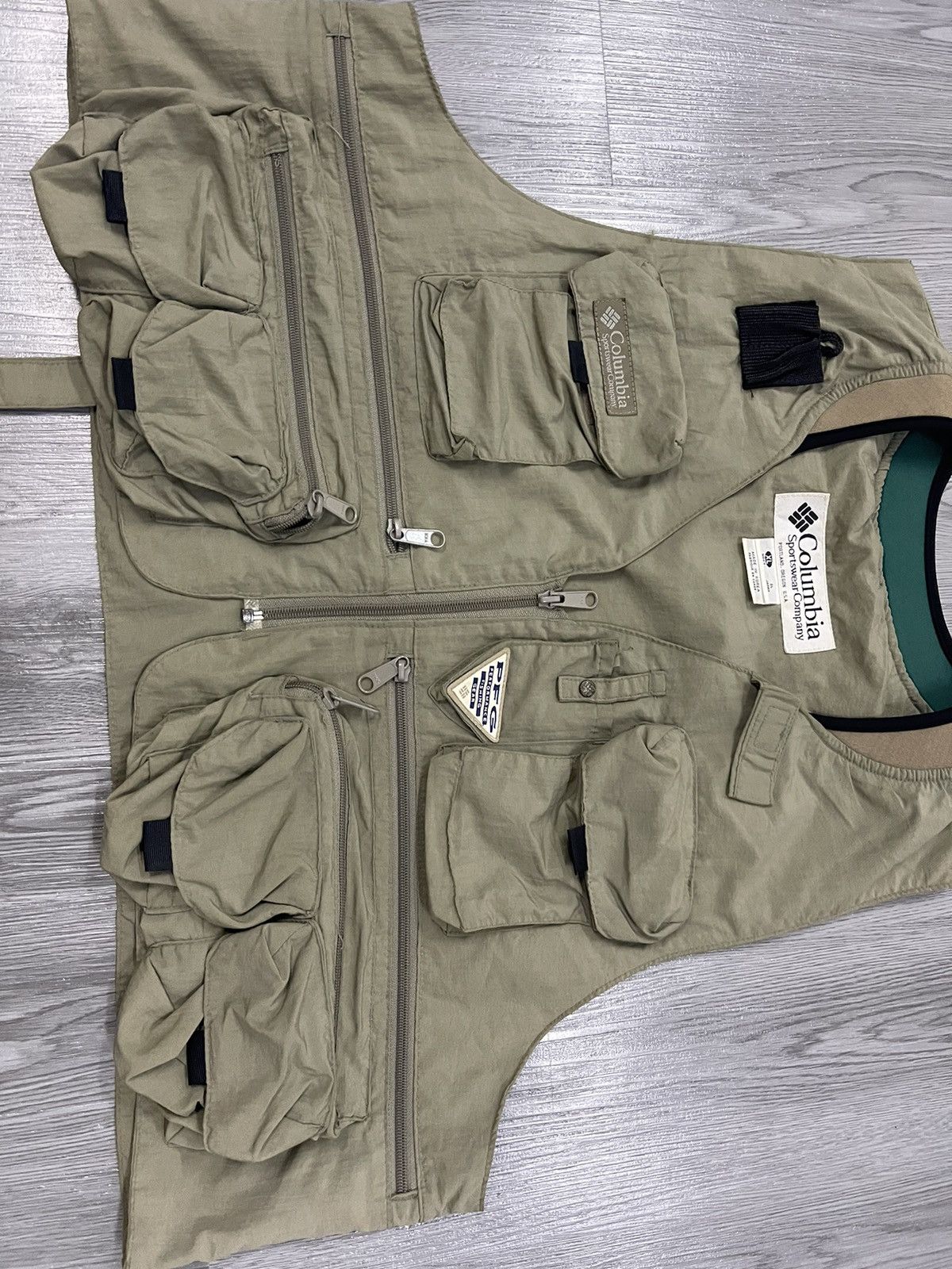 Columbia × Gear for Sports × Vintage Vintage Columbia Multi Pocket Utilities Sport vest jacket Size US XL / EU 56 / 4 - 3 Thumbnail