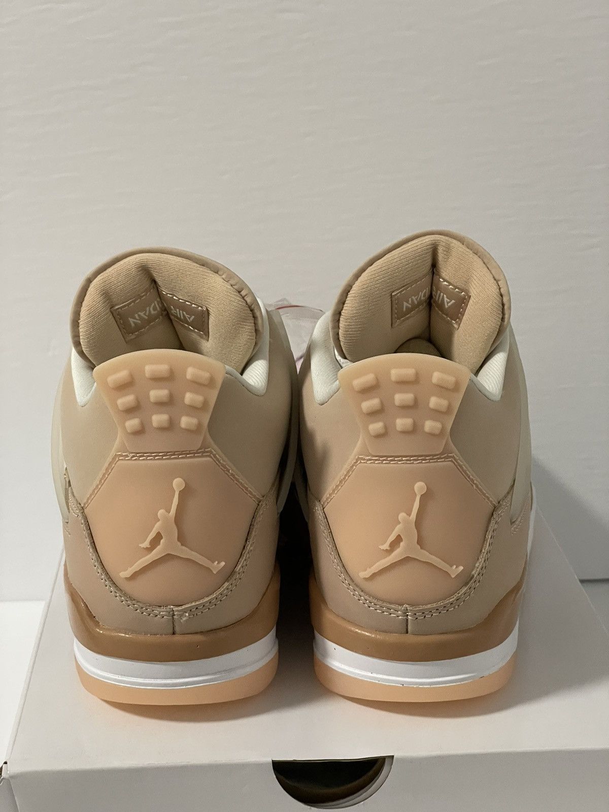 Jordan Brand Jordan 4 Retro Shimmer (W) size 6.5 Size US 6.5 / IT 36.5 - 6 Thumbnail