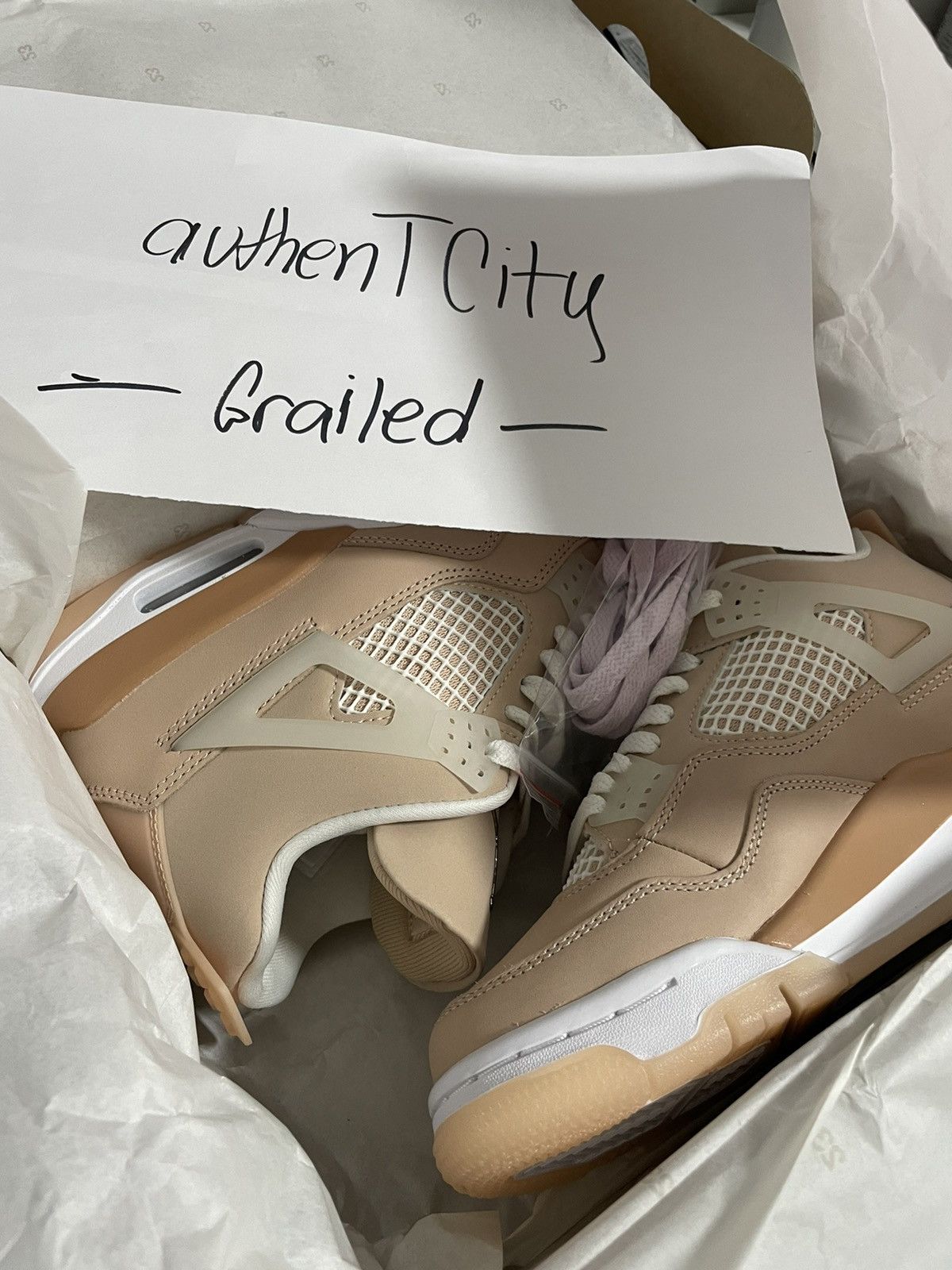 Jordan Brand Jordan 4 Retro Shimmer (W) size 6.5 Size US 6.5 / IT 36.5 - 10 Thumbnail