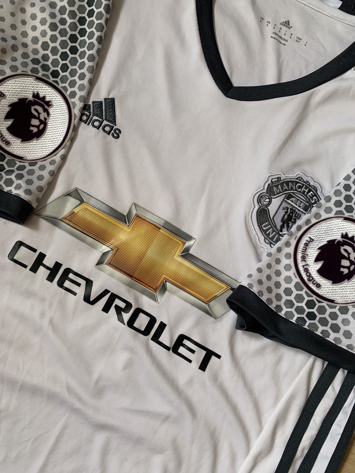 Adidas #6 Pogba Adidas Manchester United soccer jersey white Size US S / EU 44-46 / 1 - 6 Thumbnail