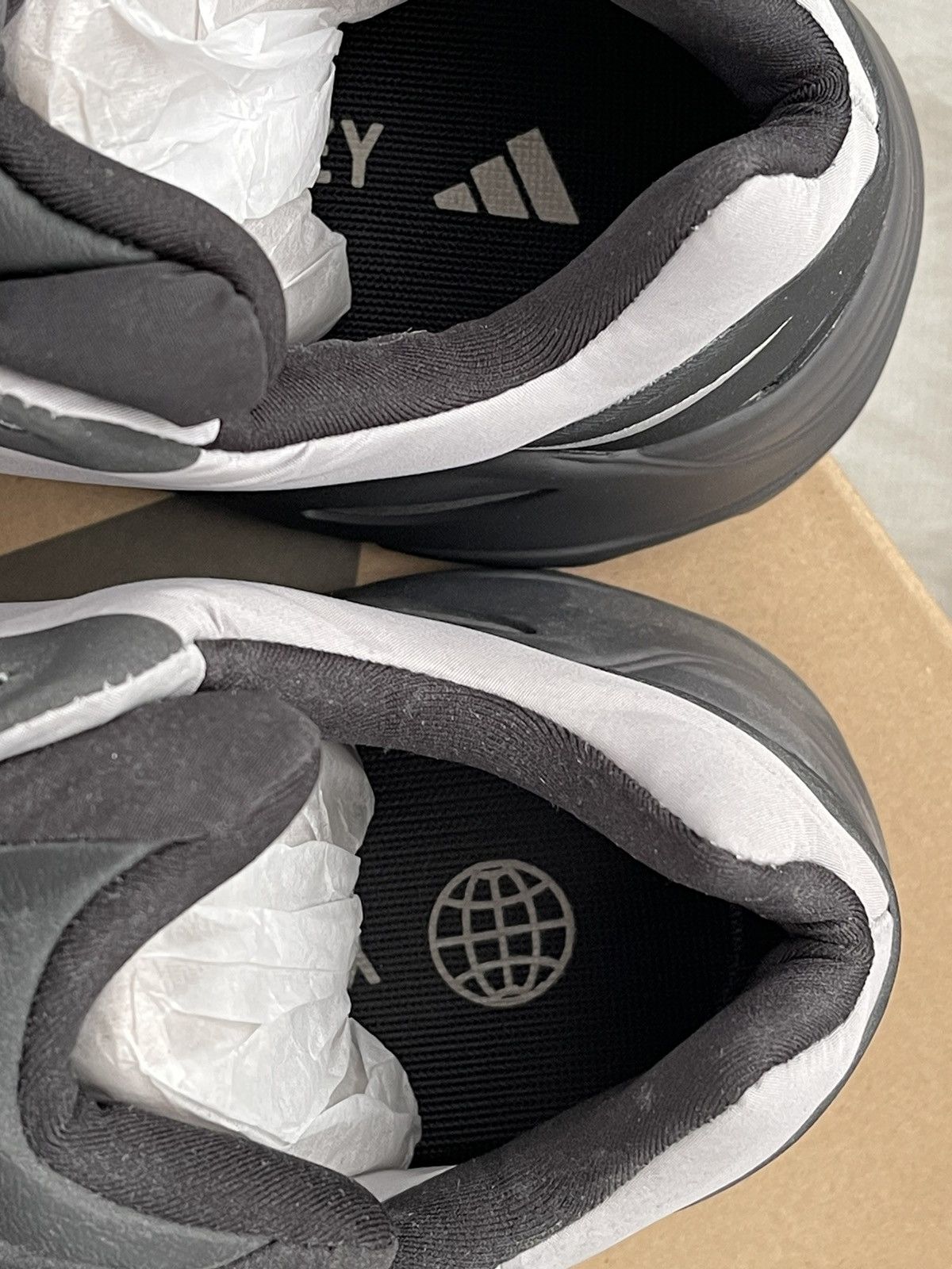 Adidas × Kanye West Adidas Yeezy 700 MNVN ‘METALLIC’ Size US 8.5 / EU 41-42 - 4 Thumbnail