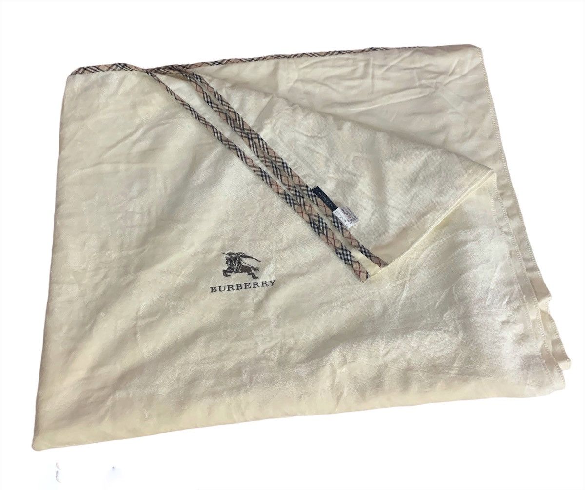 Burberry × Designer Burberry London velvet fleece warm big blanket Size ONE SIZE - 1 Thumbnail