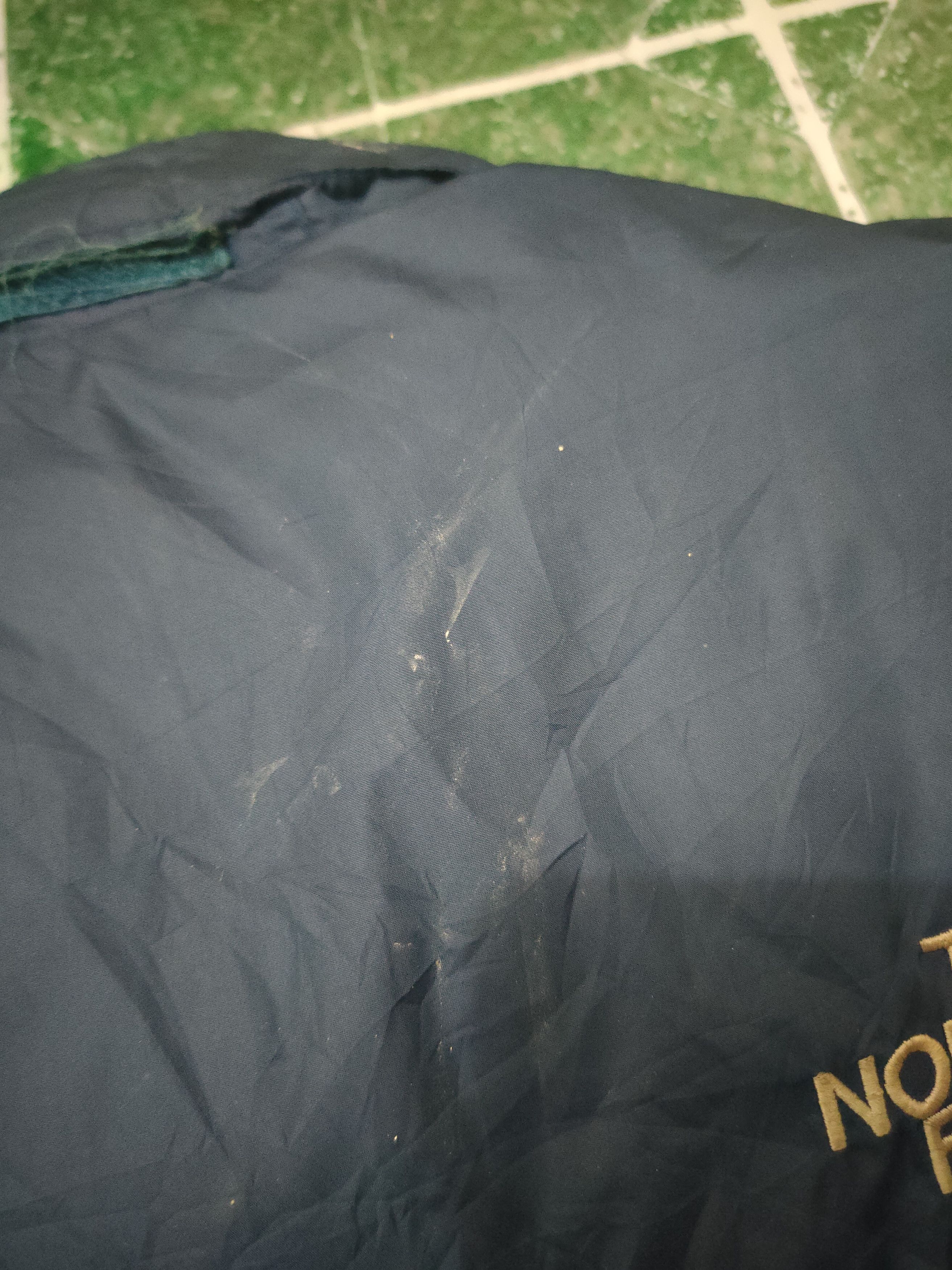 The North Face Very Distressed The North Face 700 Puffer Jacket Size US L / EU 52-54 / 3 - 14 Thumbnail