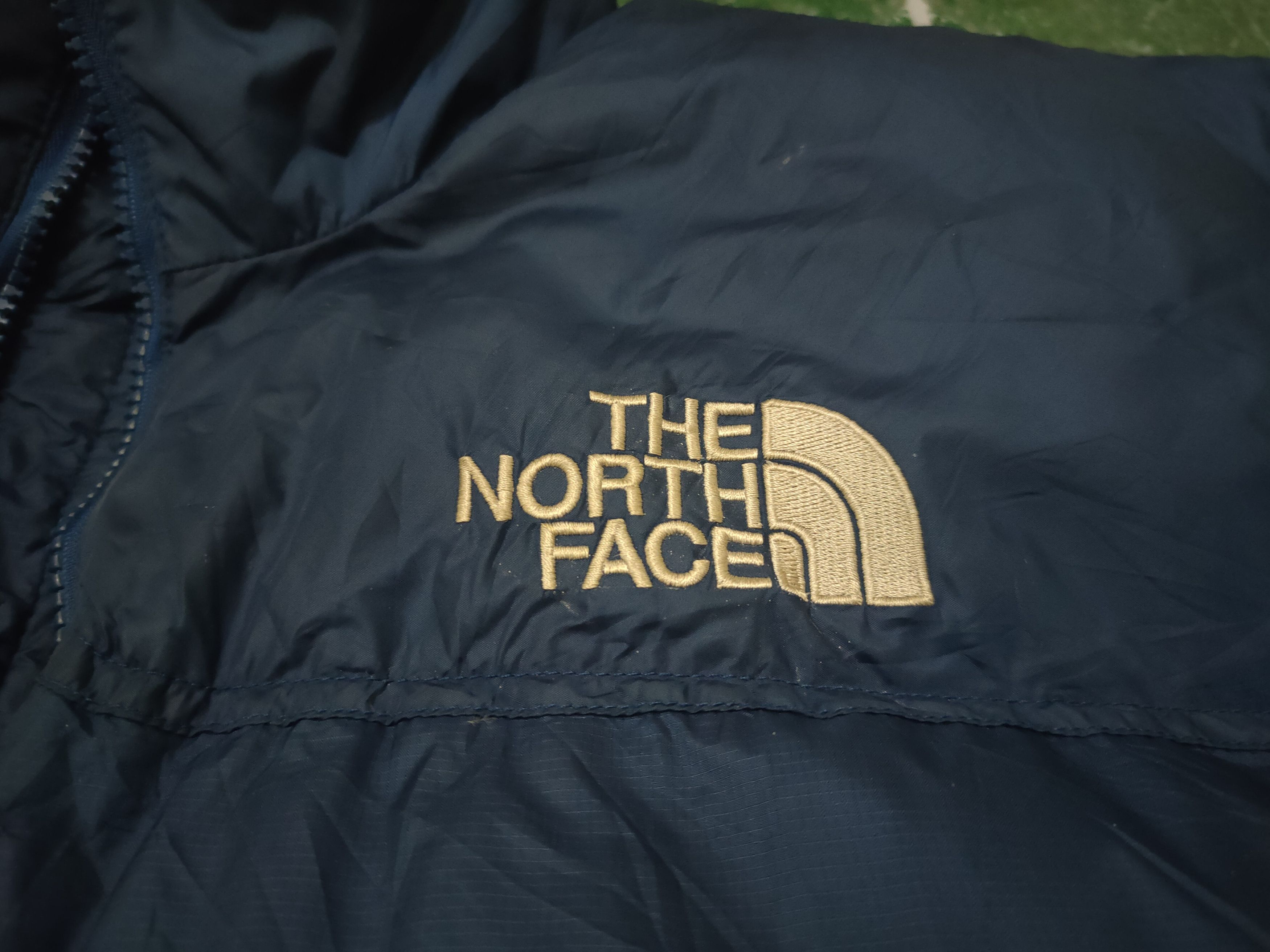 The North Face Very Distressed The North Face 700 Puffer Jacket Size US L / EU 52-54 / 3 - 4 Thumbnail
