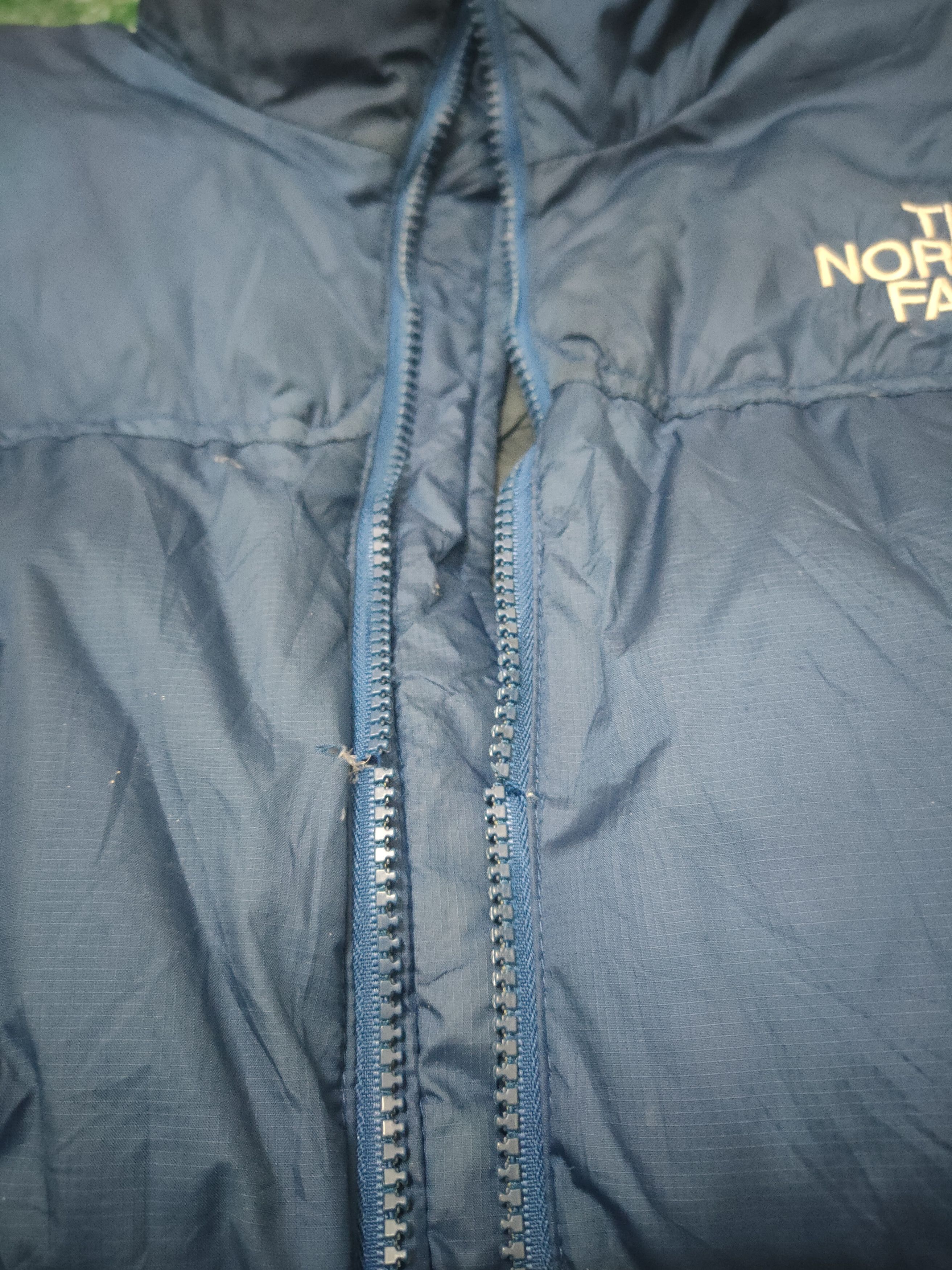 The North Face Very Distressed The North Face 700 Puffer Jacket Size US L / EU 52-54 / 3 - 3 Thumbnail