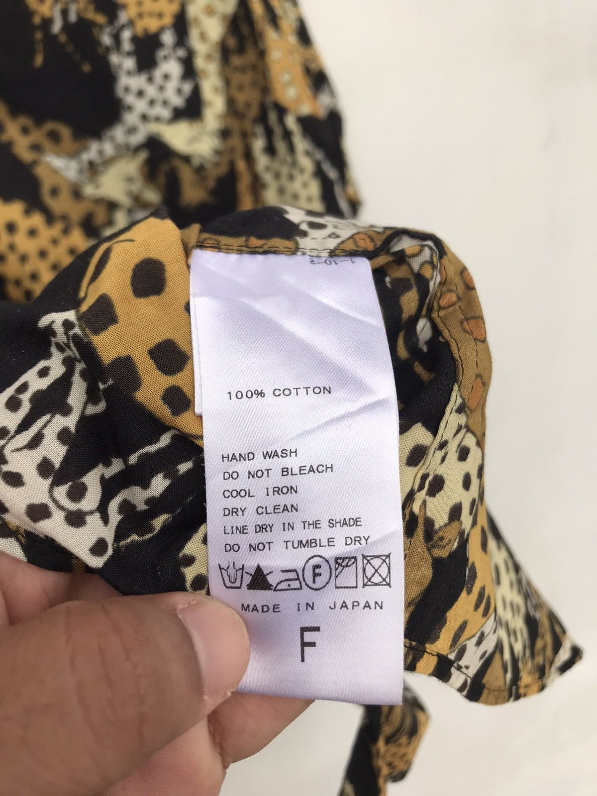 Japanese Brand Journal Standard Giraffe Design Shirt Size US S / EU 44-46 / 1 - 5 Thumbnail
