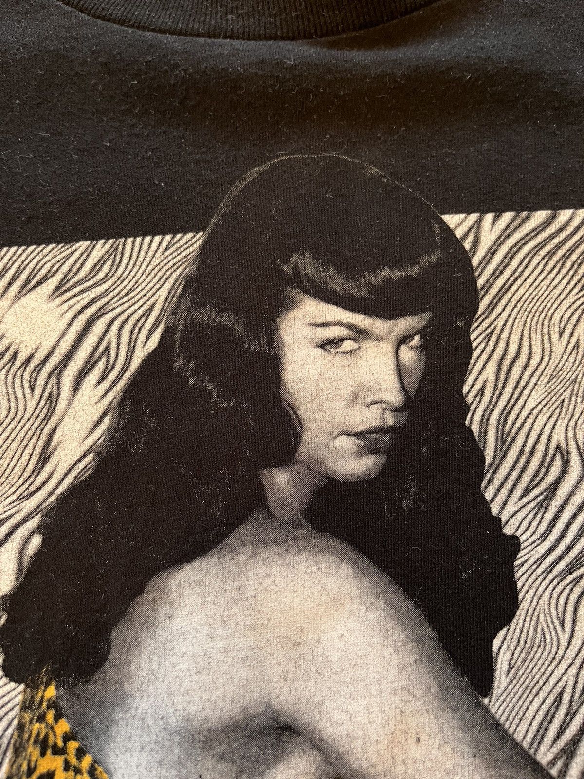 Fashion Victim Fashion Victim x Bettie Page Size US XL / EU 56 / 4 - 3 Thumbnail