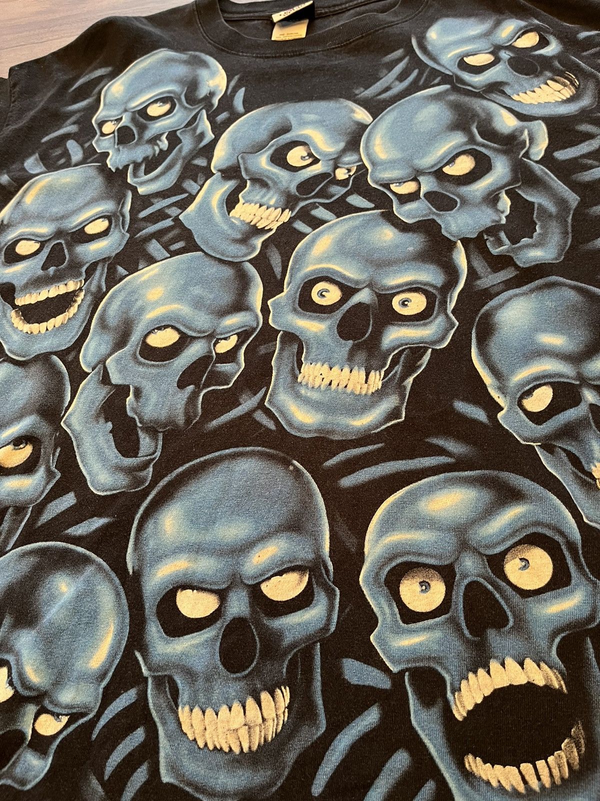 Liquid Blue Vintage Liquid Blue Skulls Tee Size US XXL / EU 58 / 5 - 1 Thumbnail