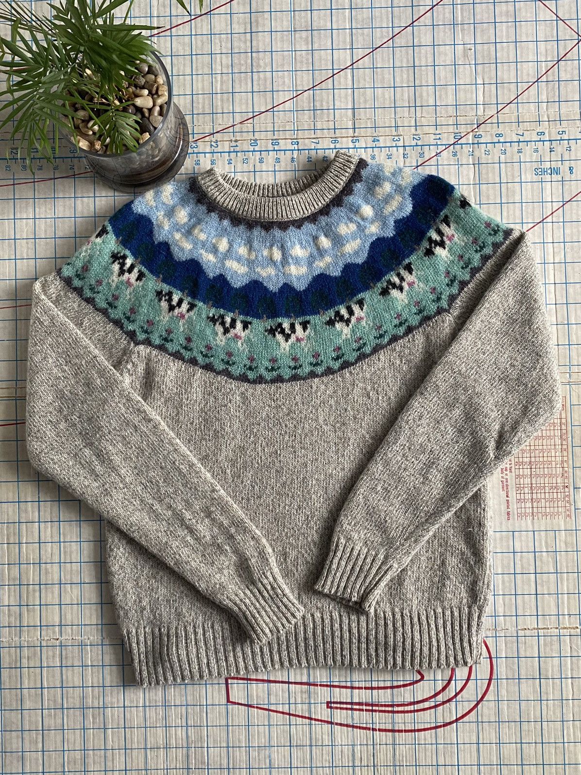 Eddie Bauer Vintage Eddie Bauer Cow Motif Knit Sweater Womens Large Size L / US 10 / IT 46 - 1 Thumbnail