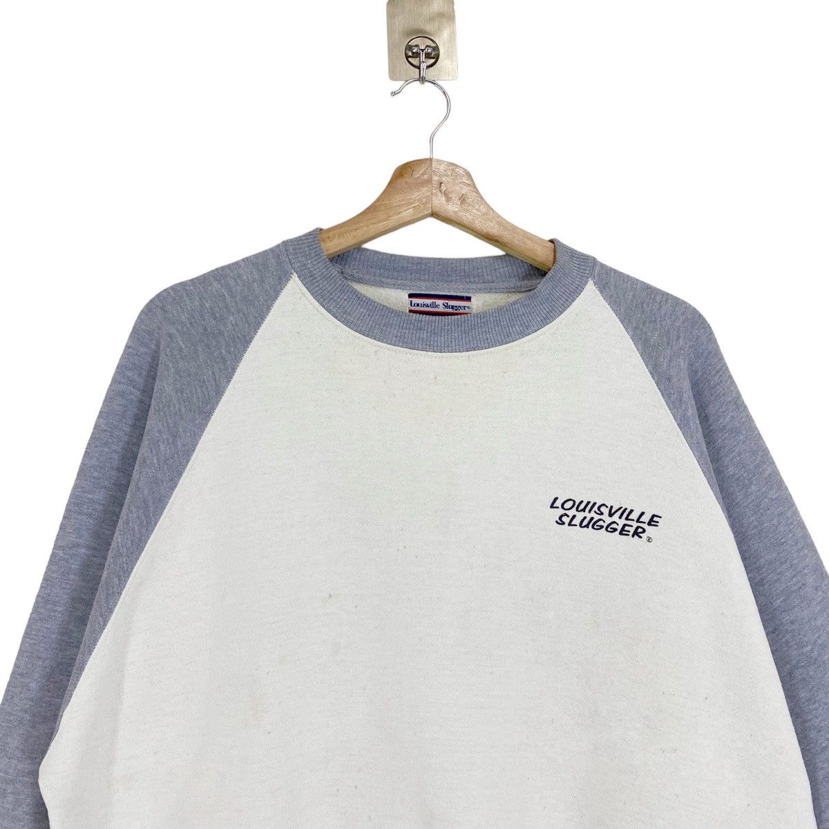 Louisville Slugger × Vintage Vintage Louisville Slugger Big Logo Sweatshirt Size L Size US L / EU 52-54 / 3 - 7 Thumbnail