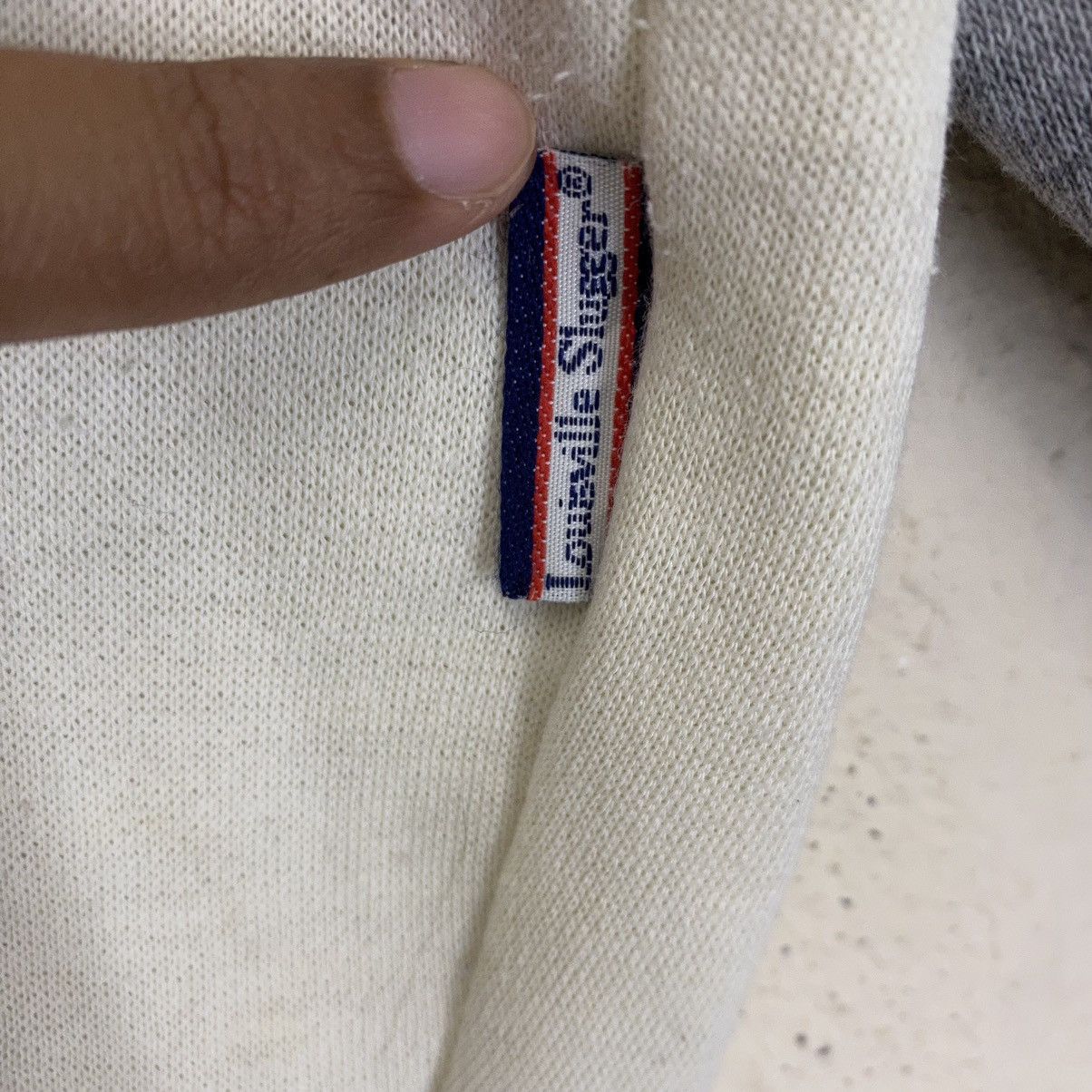Louisville Slugger × Vintage Vintage Louisville Slugger Big Logo Sweatshirt Size L Size US L / EU 52-54 / 3 - 10 Thumbnail