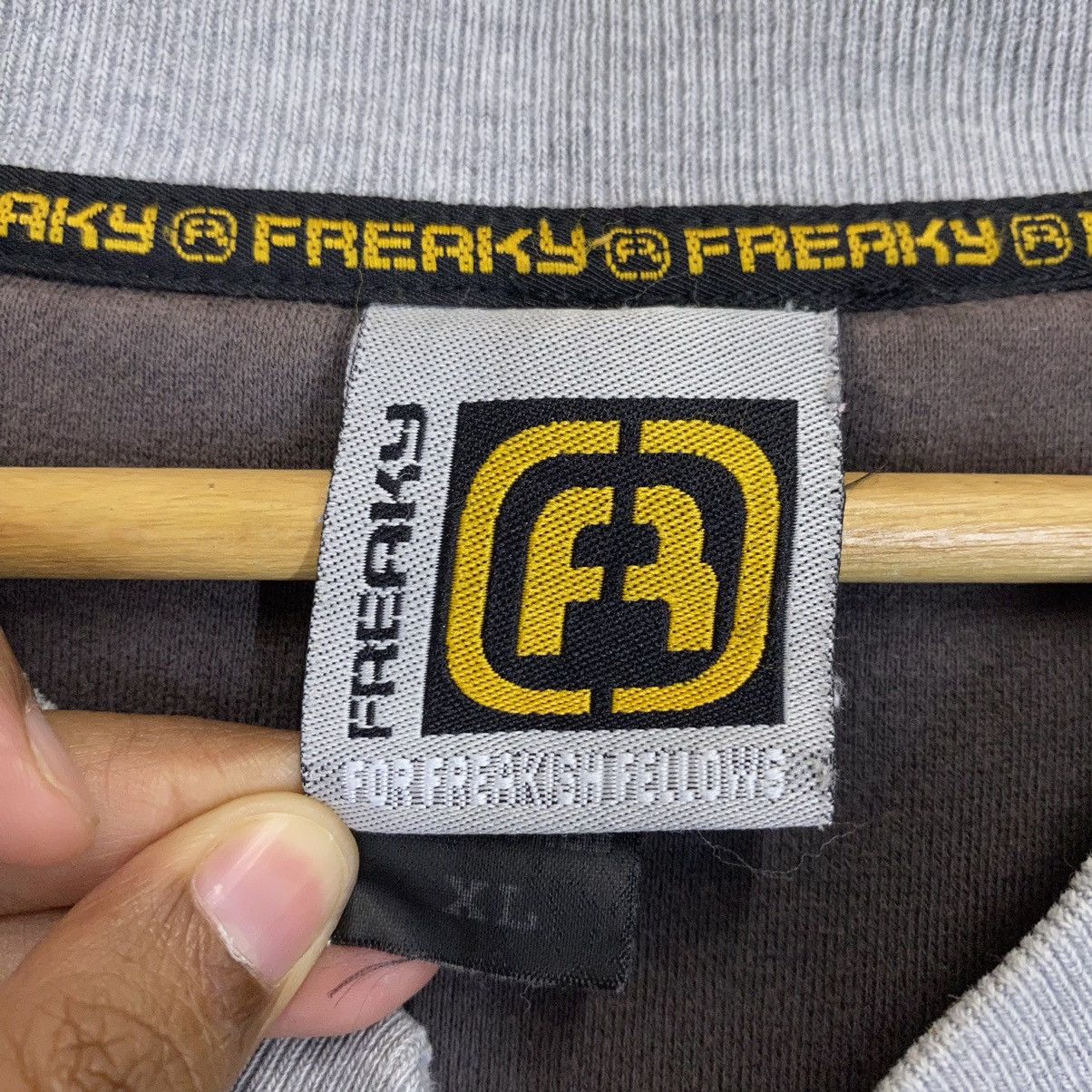 Japanese Brand Vintage Freaky Sleeveless Jumper Size L Size US L / EU 52-54 / 3 - 10 Thumbnail