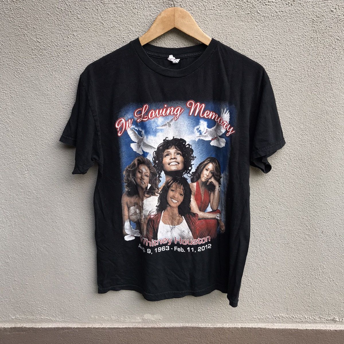Band Tees WHITNEY HOUSTON rap tee design Size US M / EU 48-50 / 2 - 1 Thumbnail