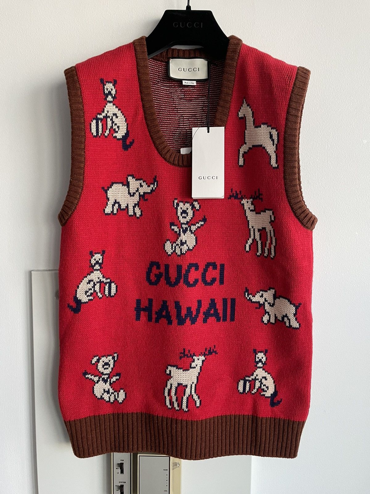Gucci Brand NEW Super Runway Gucci Logo Vest Sweater Size US S / EU 44-46 / 1 - 21 Thumbnail