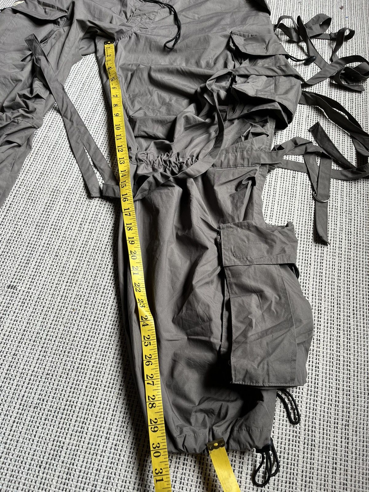 Japanese Brand Rare 🔥 Jungle Hardwear parachute bondage cargo pants Size US 31 - 12 Thumbnail