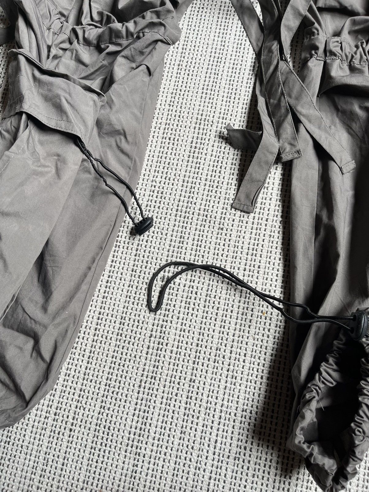 Japanese Brand Rare 🔥 Jungle Hardwear parachute bondage cargo pants Size US 31 - 16 Thumbnail