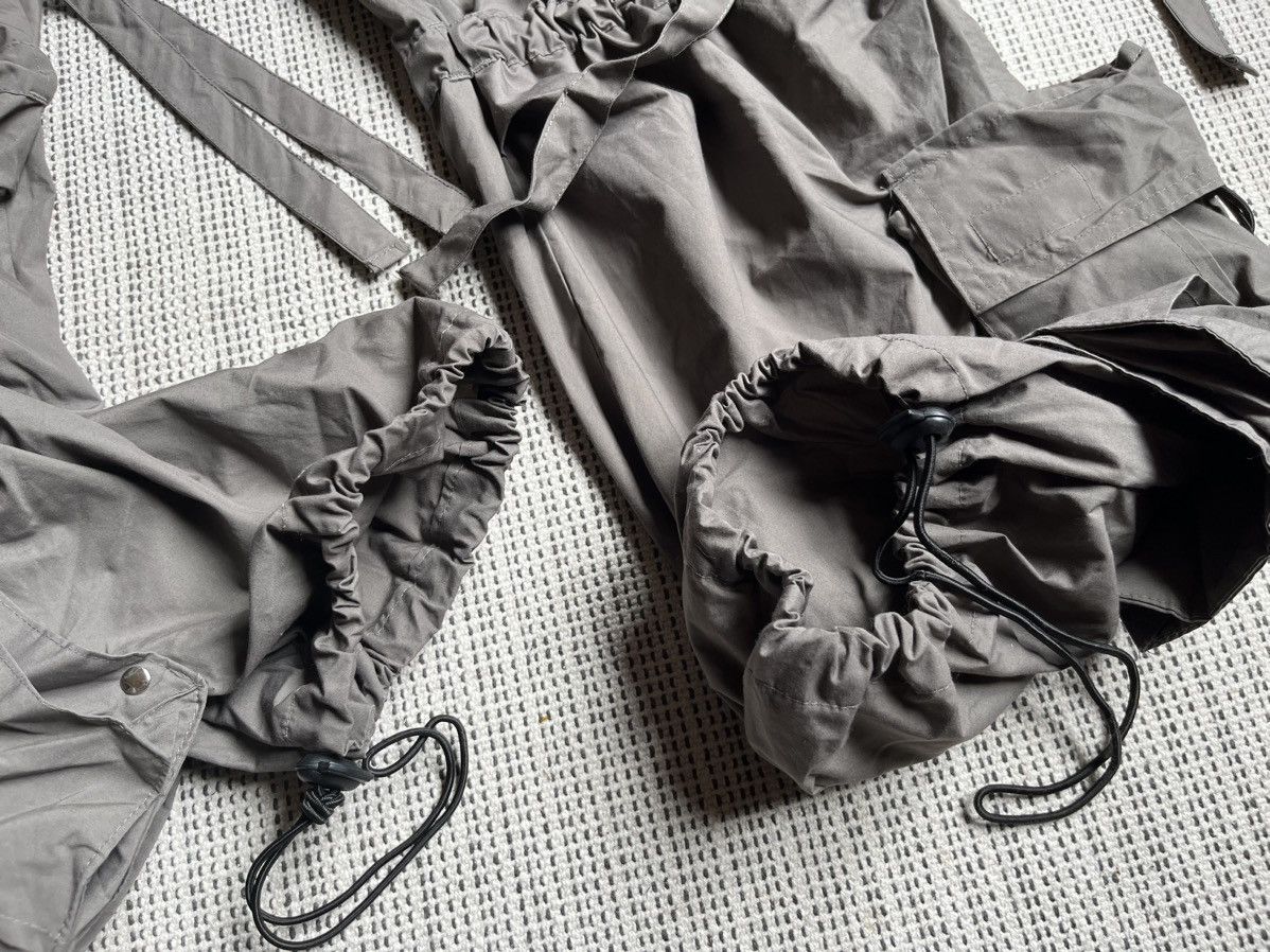 Japanese Brand Rare 🔥 Jungle Hardwear parachute bondage cargo pants Size US 31 - 13 Thumbnail