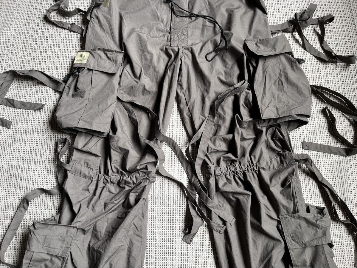Japanese Brand Rare 🔥 Jungle Hardwear parachute bondage cargo pants Size US 31 - 4 Thumbnail