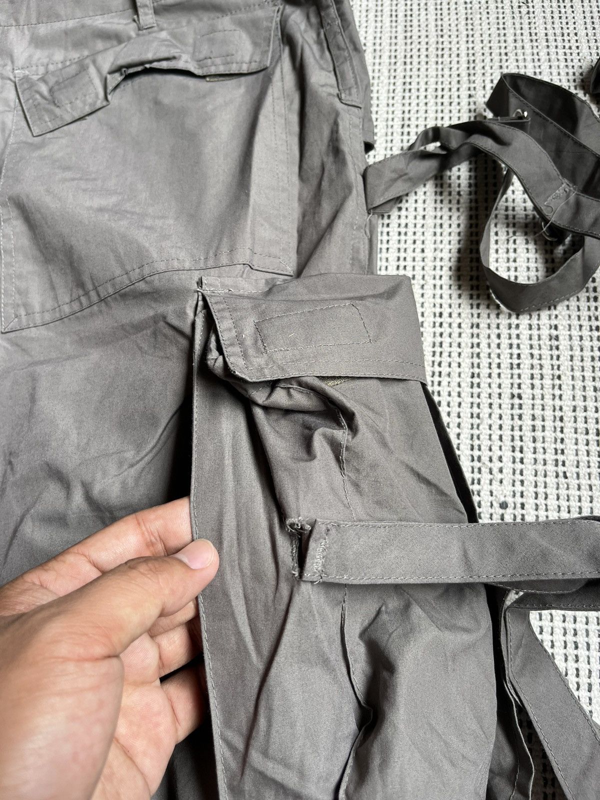 Japanese Brand Rare 🔥 Jungle Hardwear parachute bondage cargo pants Size US 31 - 15 Thumbnail