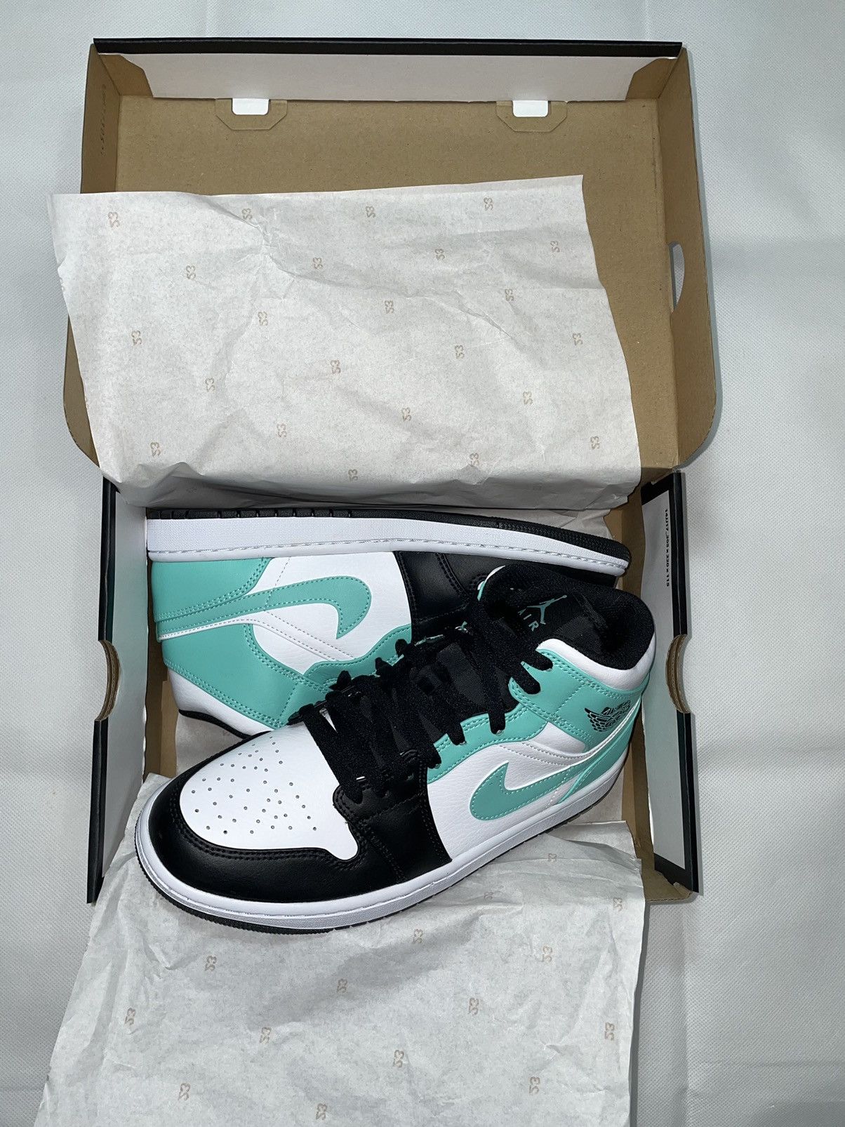 Nike Air jordan 1 Mid igloo nike turqoise tropical twist diamond Size US 9 / EU 42 - 4 Thumbnail