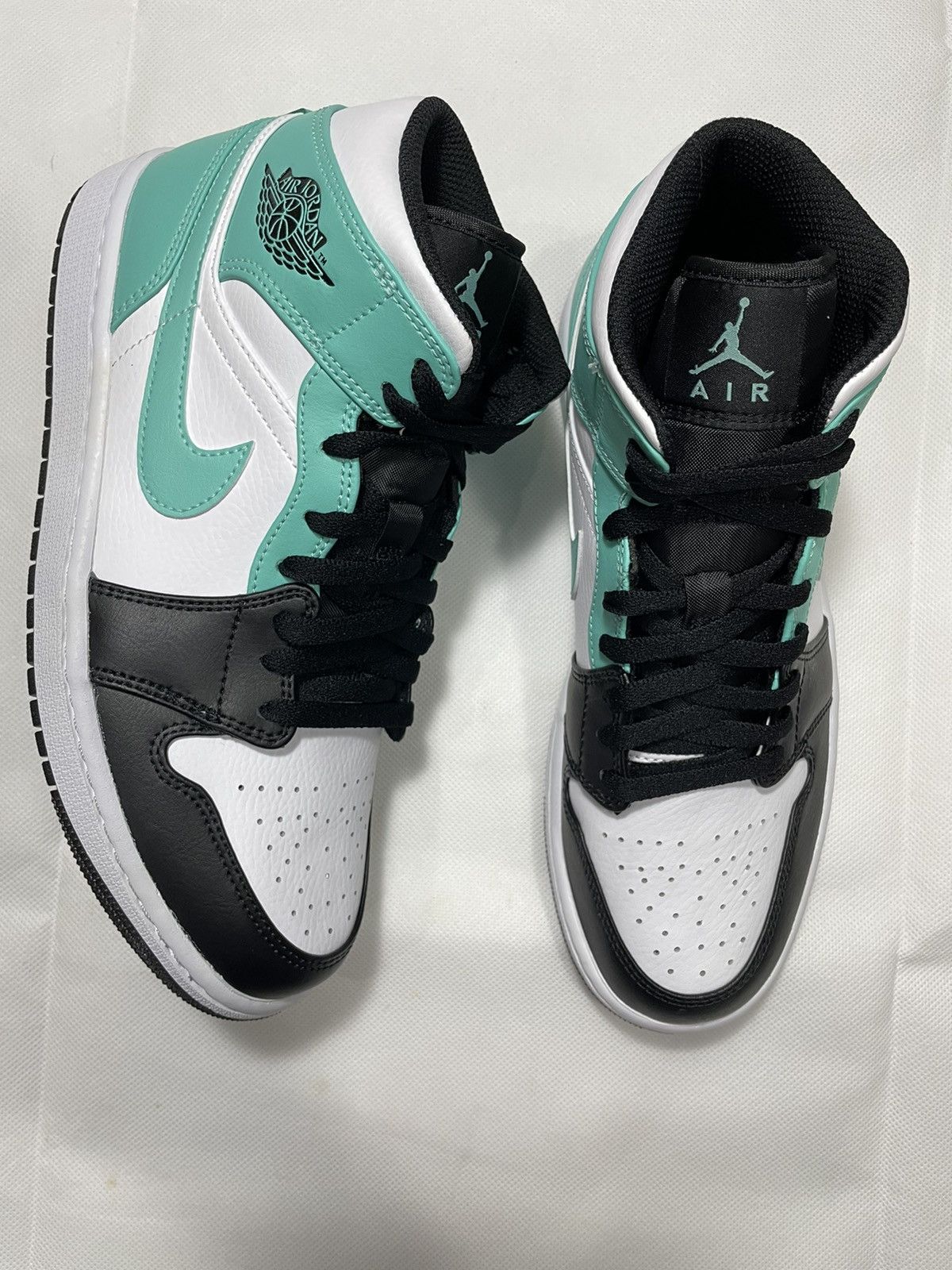 Nike Air jordan 1 Mid igloo nike turqoise tropical twist diamond Size US 9 / EU 42 - 16 Thumbnail